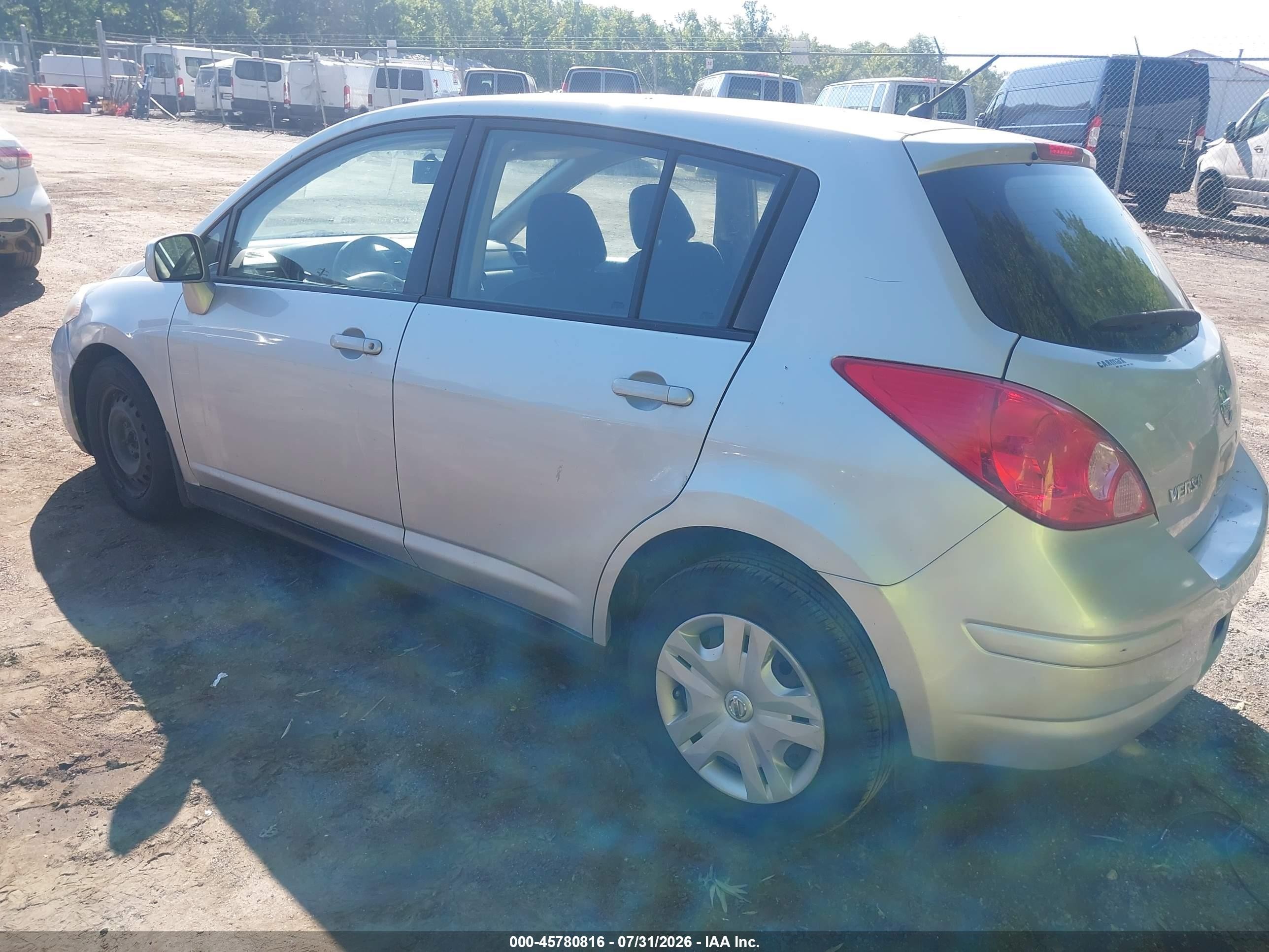 2011 Nissan Versa 1.8s Silver vin: 3N1BC1CP1BL509702