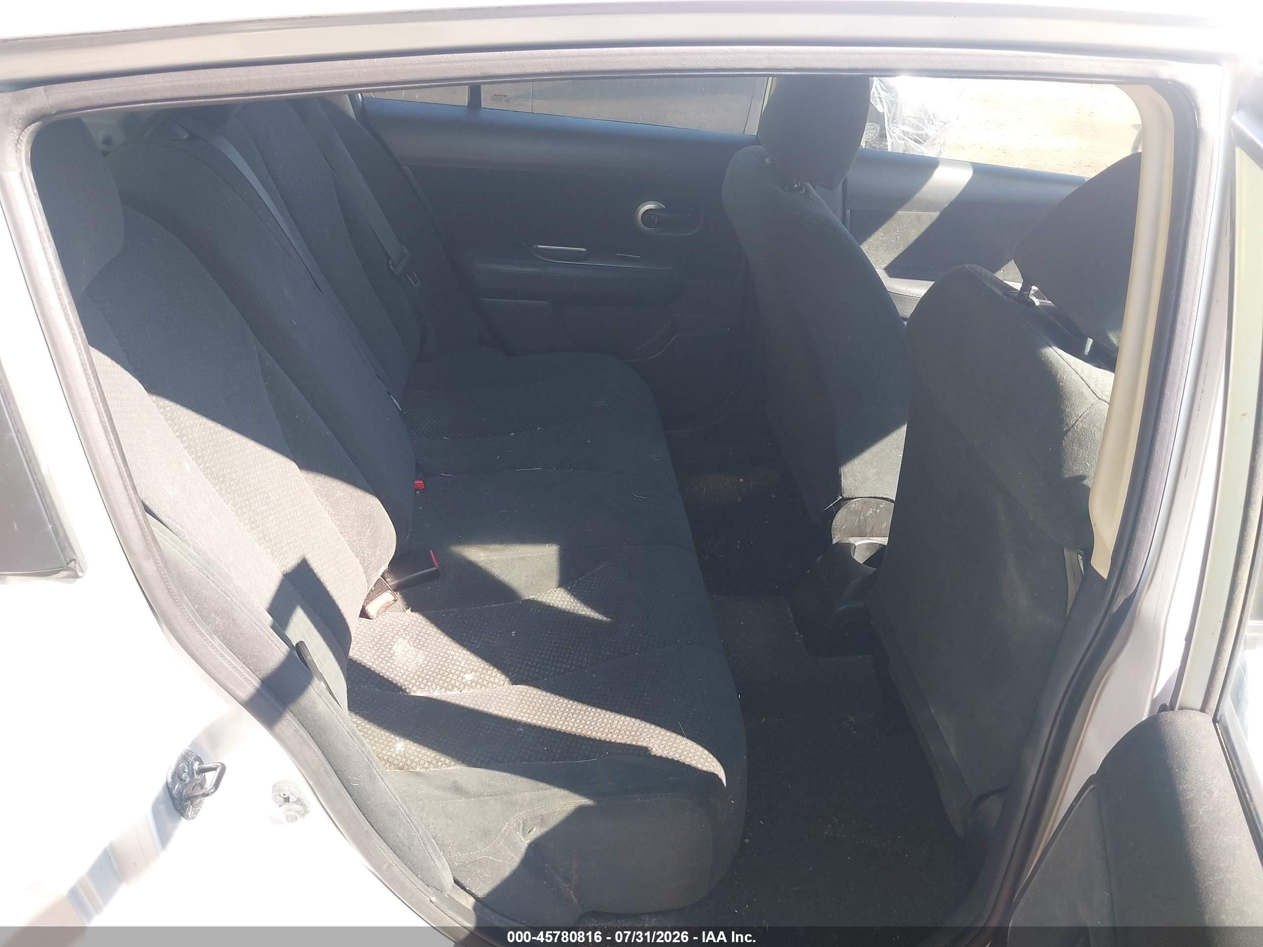 2011 Nissan Versa 1.8s Silver vin: 3N1BC1CP1BL509702