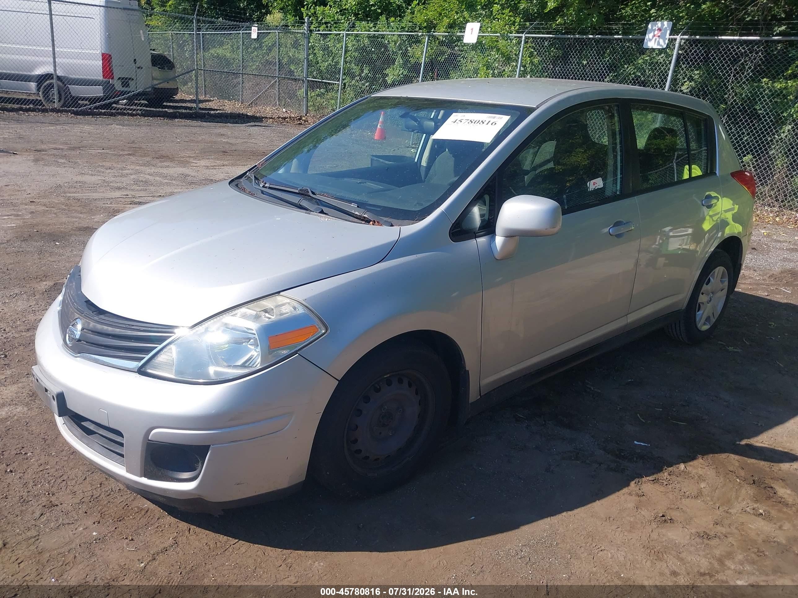 2011 Nissan Versa 1.8s Silver vin: 3N1BC1CP1BL509702