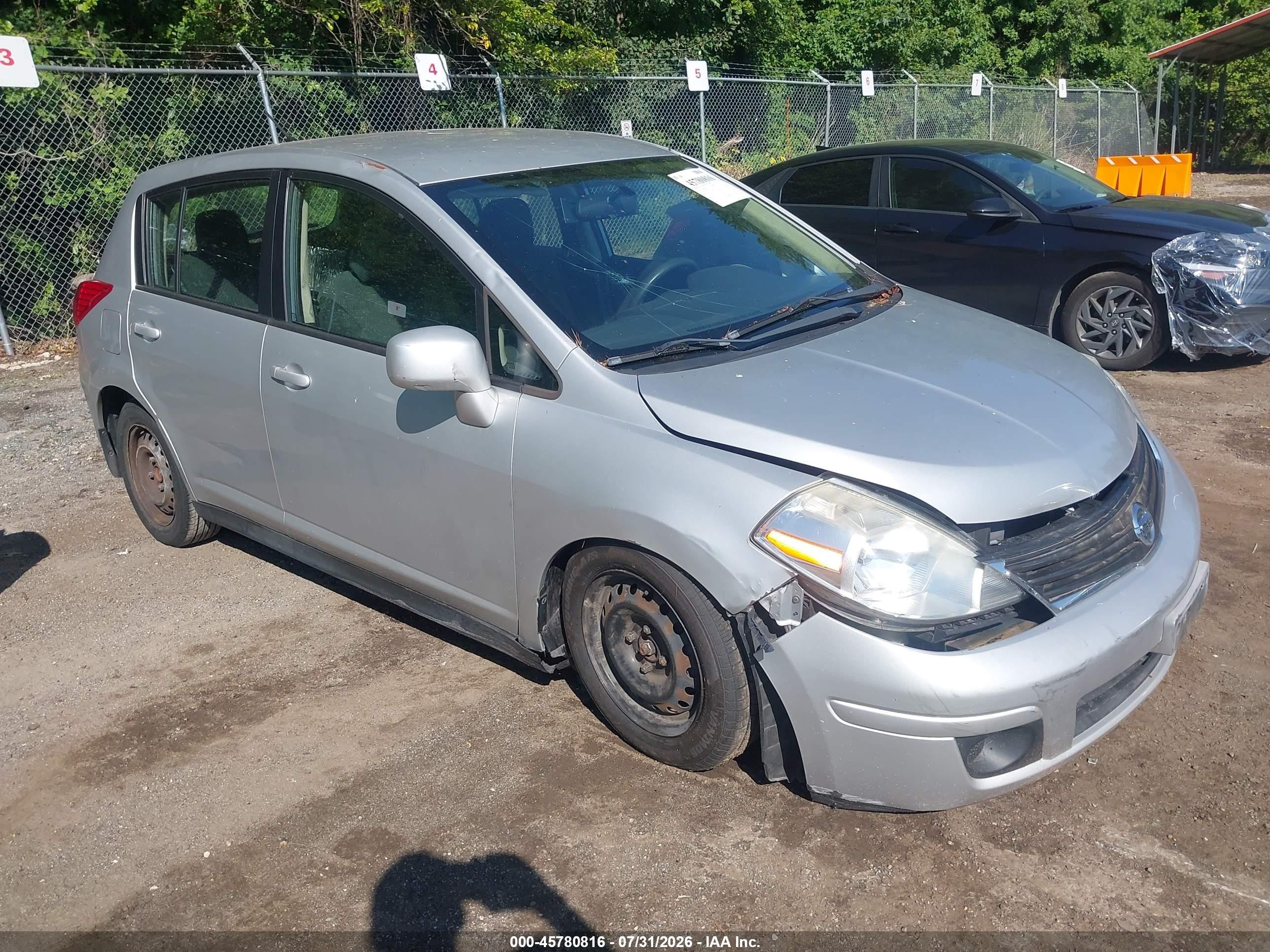 2011 Nissan Versa 1.8s Silver vin: 3N1BC1CP1BL509702