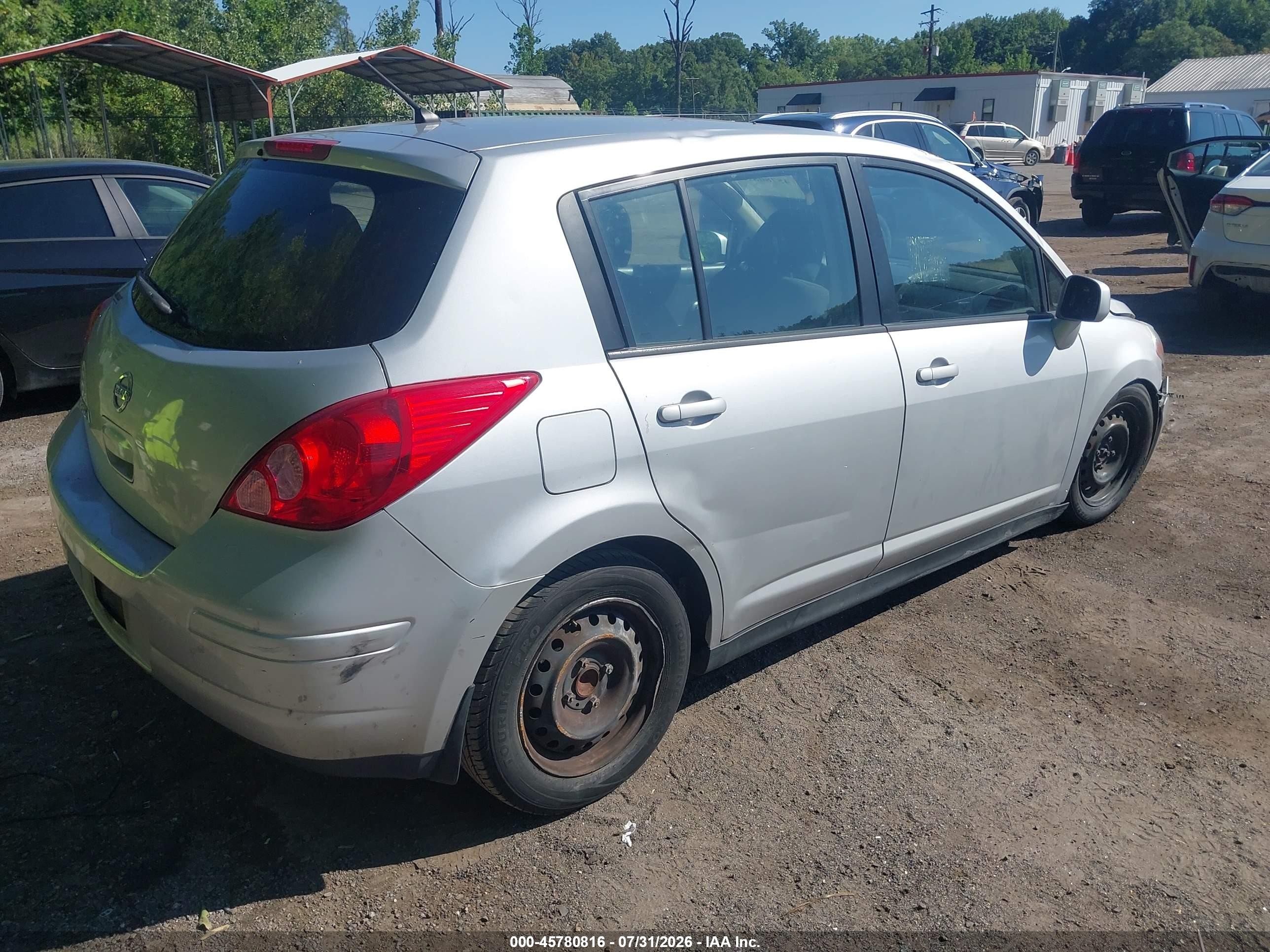 2011 Nissan Versa 1.8s Silver vin: 3N1BC1CP1BL509702