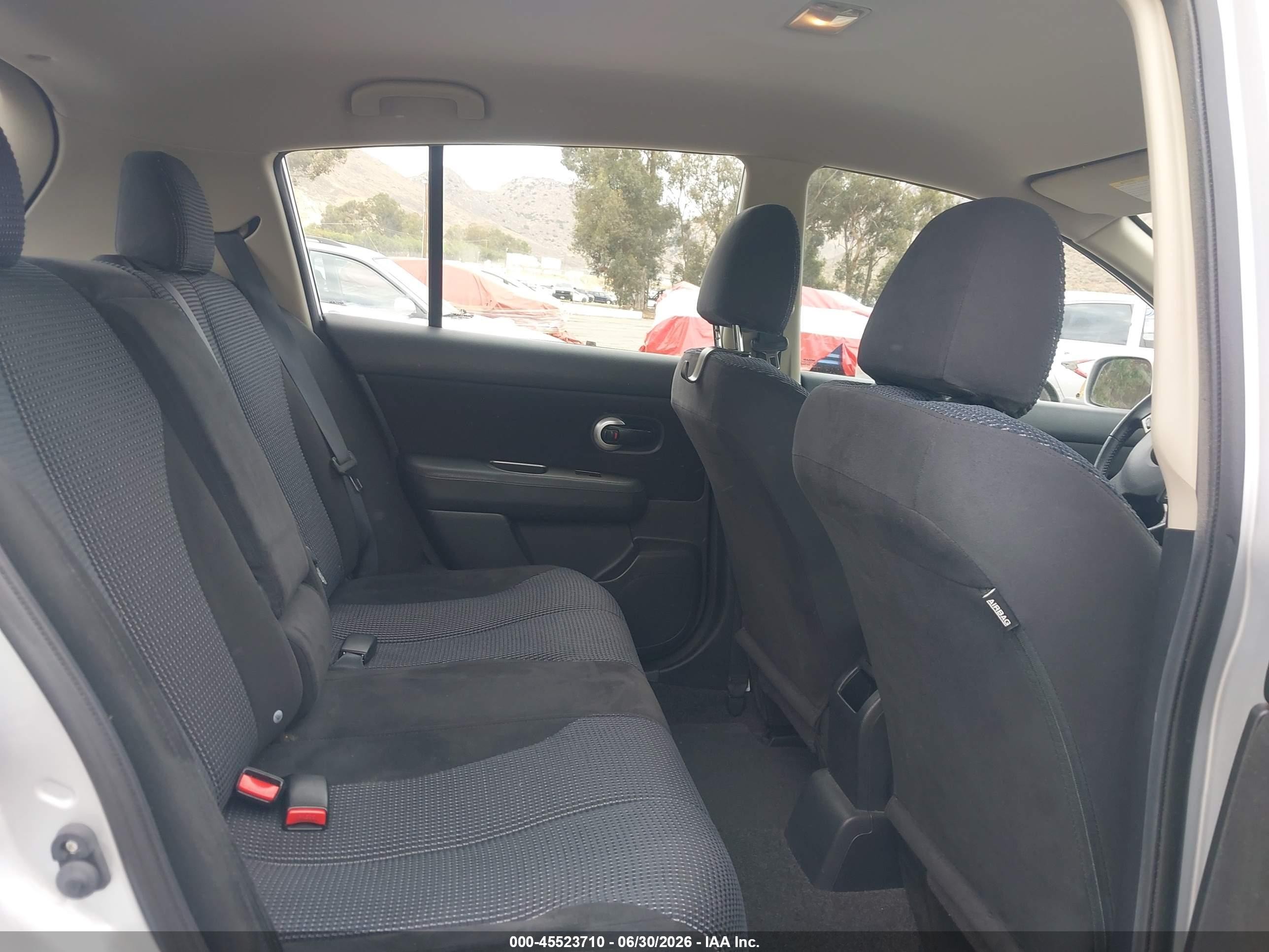 2011 Nissan Versa 1.8sl Silver vin: 3N1BC1CP1BL511711