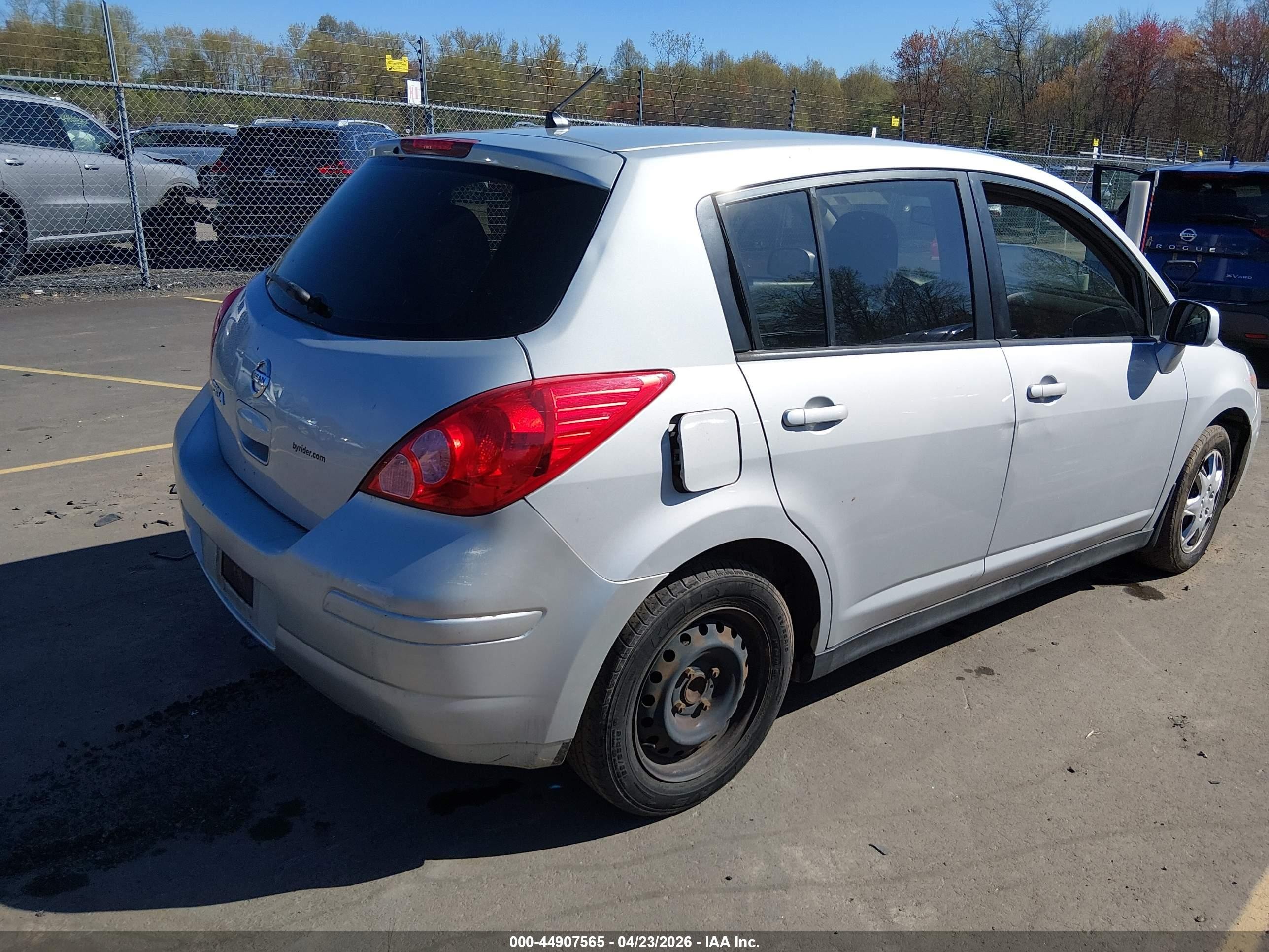 2012 Nissan Versa 1.8 S Silver vin: 3N1BC1CP1CK241371