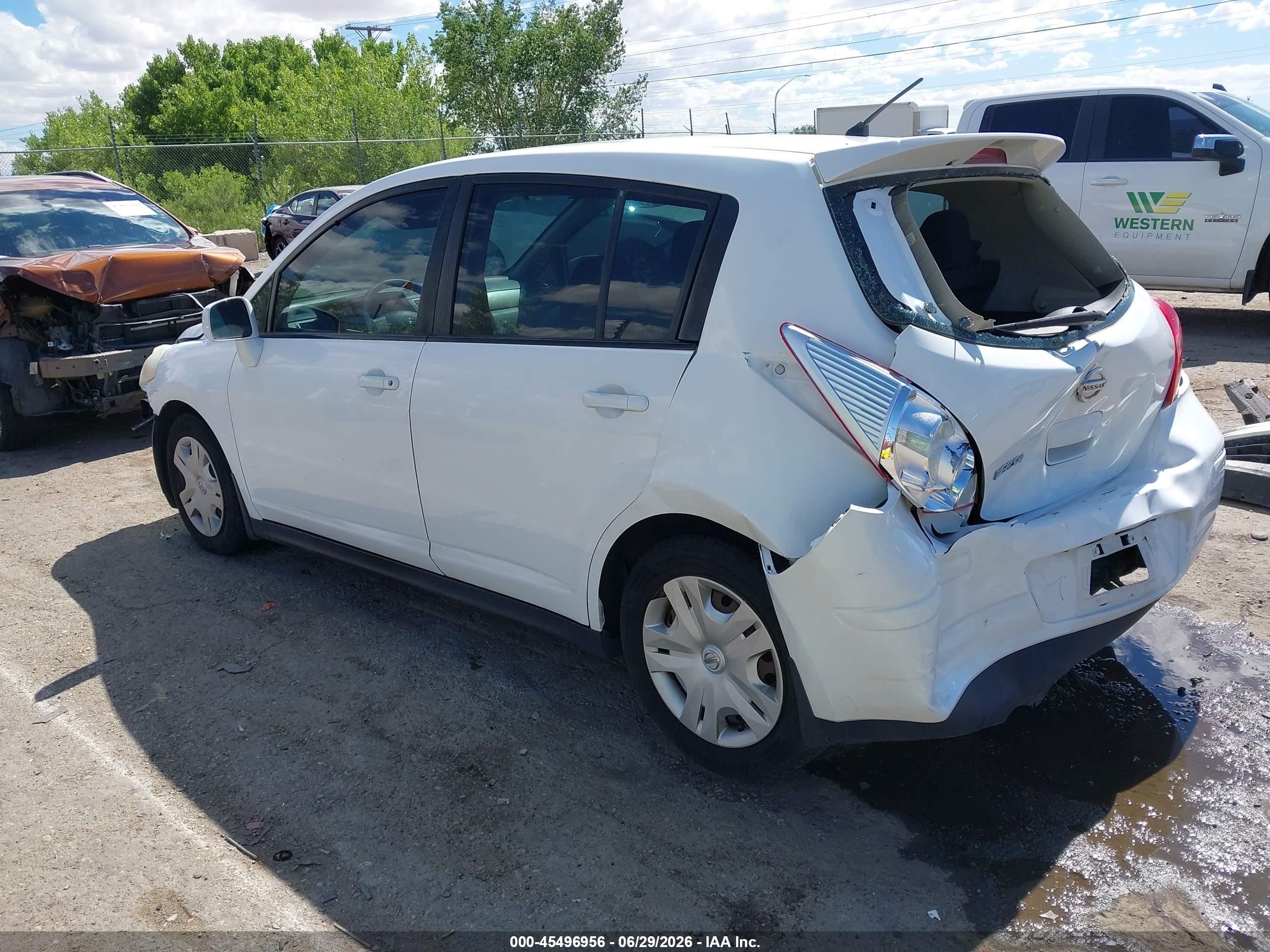 2012 Nissan Versa 1.8 S White vin: 3N1BC1CP1CK257361