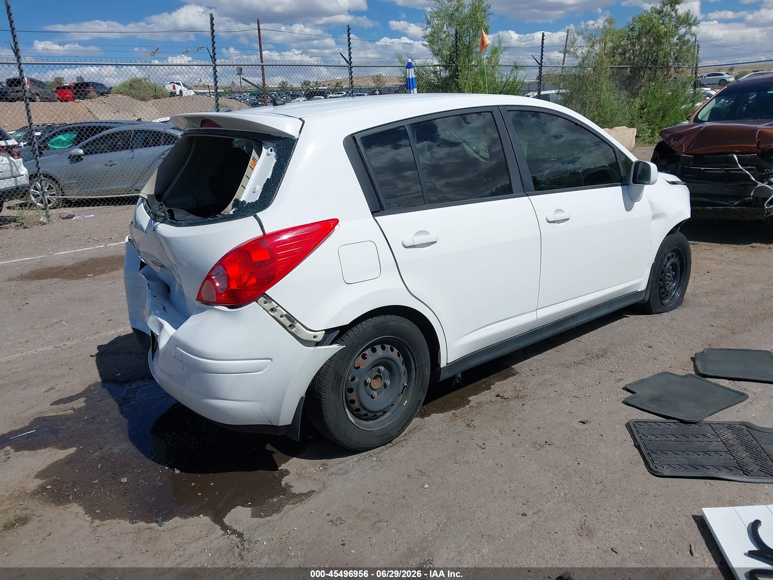 2012 Nissan Versa 1.8 S White vin: 3N1BC1CP1CK257361
