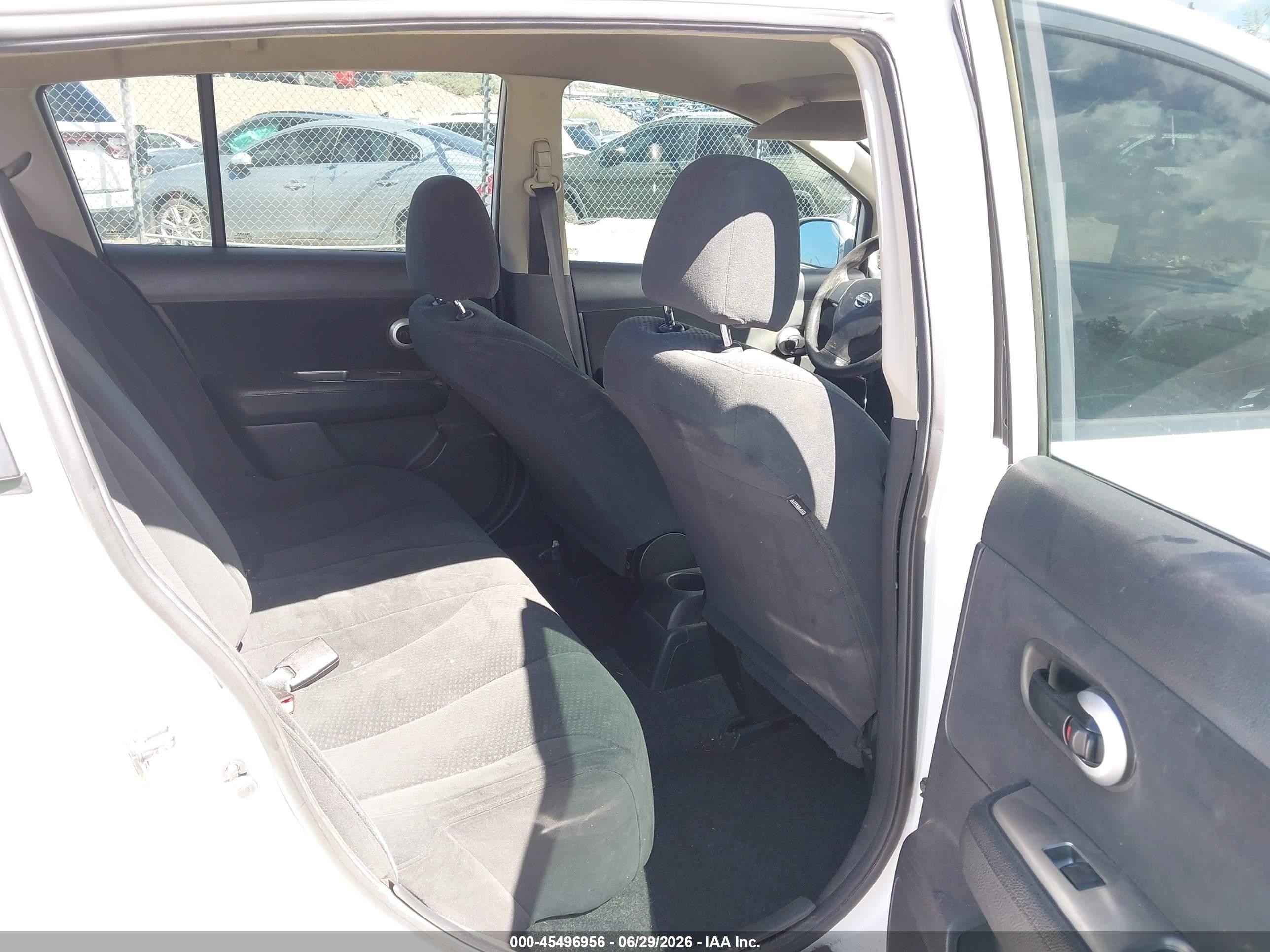 2012 Nissan Versa 1.8 S White vin: 3N1BC1CP1CK257361