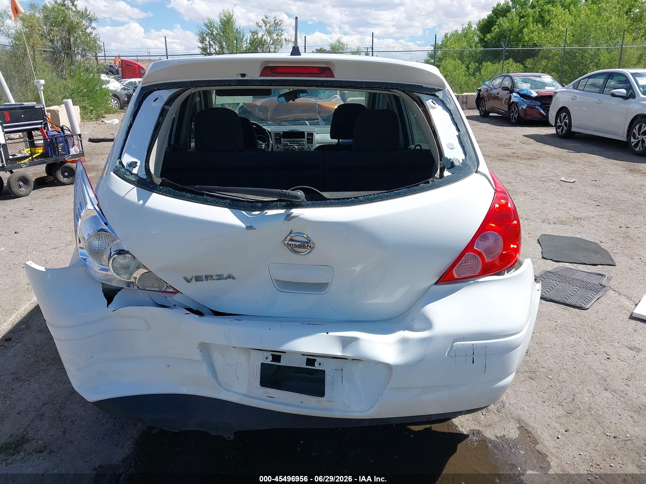 2012 Nissan Versa 1.8 S White vin: 3N1BC1CP1CK257361