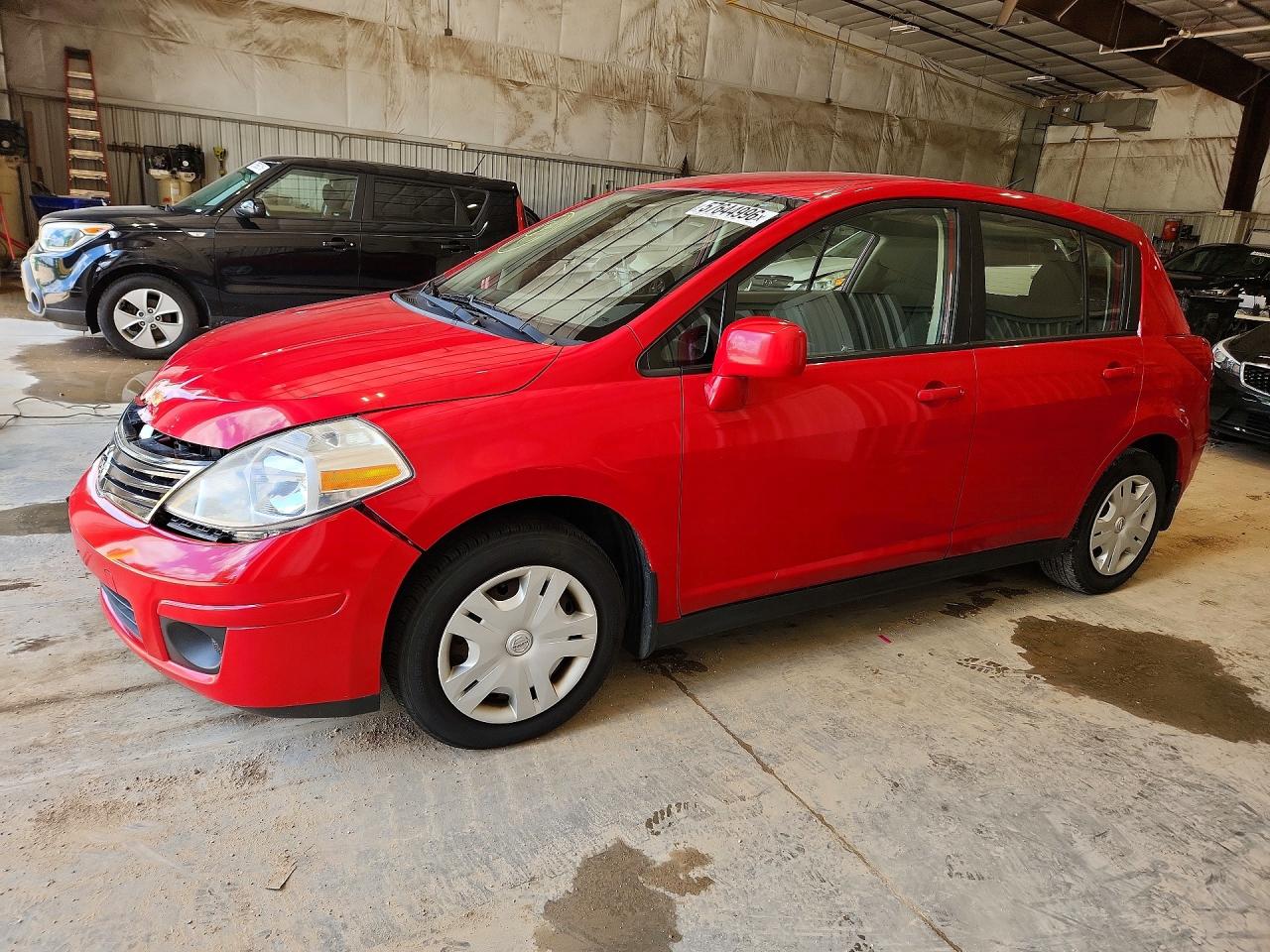 2012 Nissan Versa 1.8 S Red vin: 3N1BC1CP1CK275195
