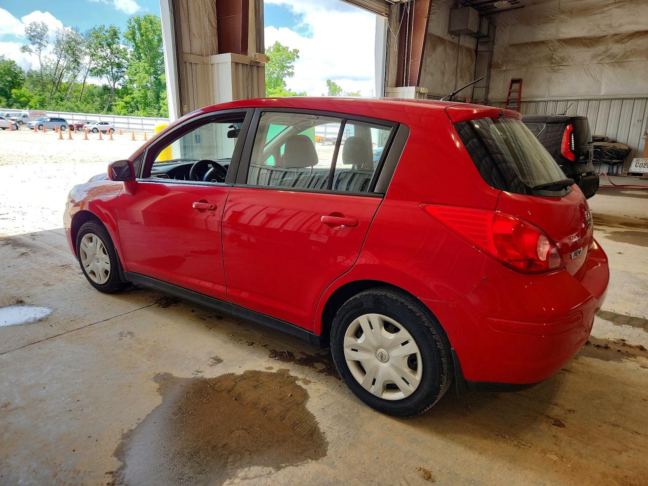 2012 Nissan Versa 1.8 S Red vin: 3N1BC1CP1CK275195