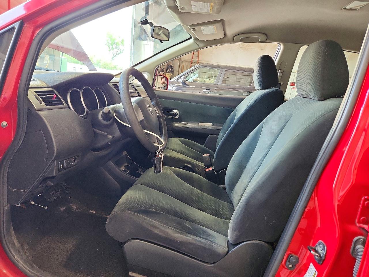 2012 Nissan Versa 1.8 S Red vin: 3N1BC1CP1CK275195
