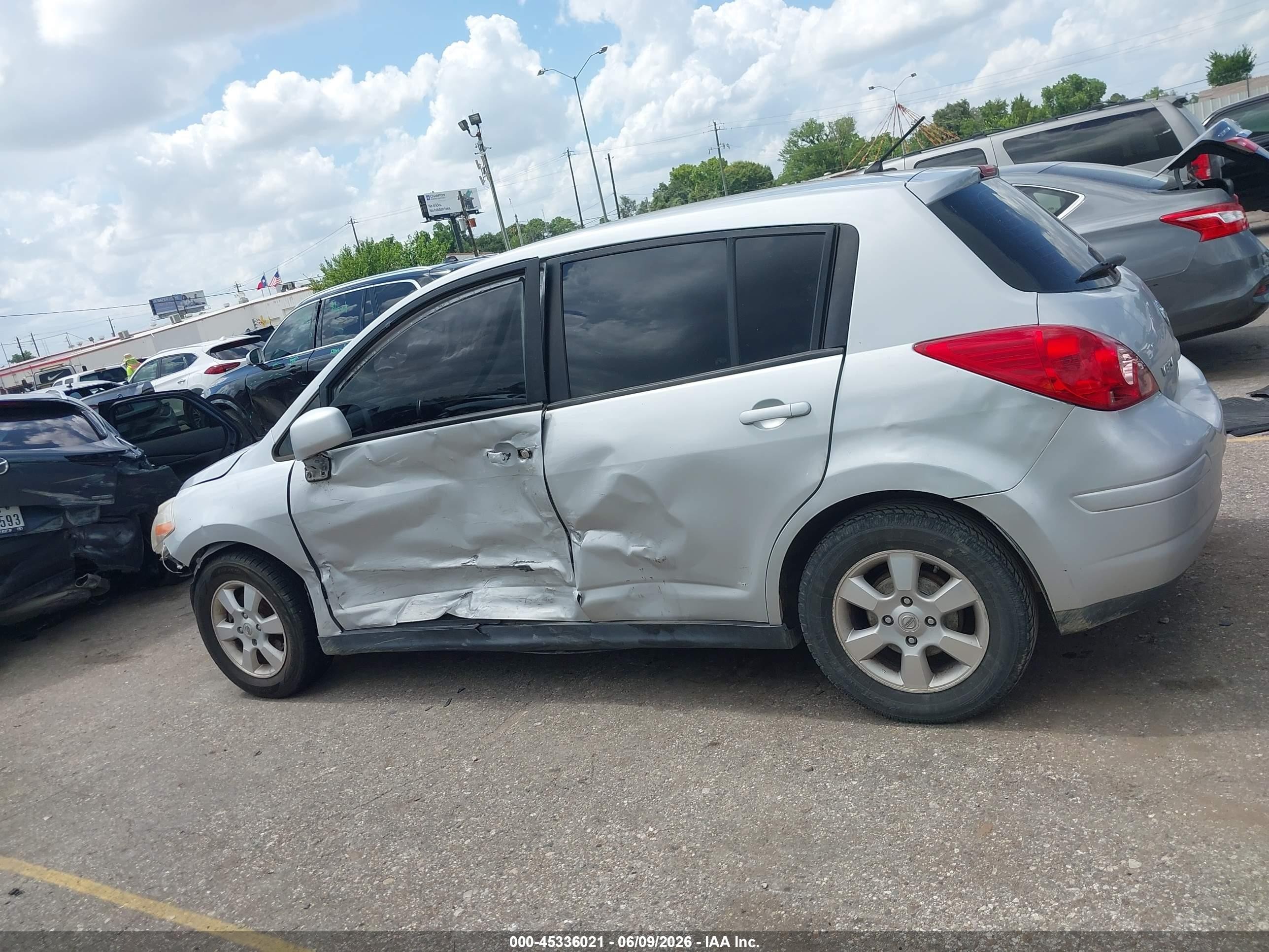 2012 Nissan Versa 1.8 S Silver vin: 3N1BC1CP1CK290375