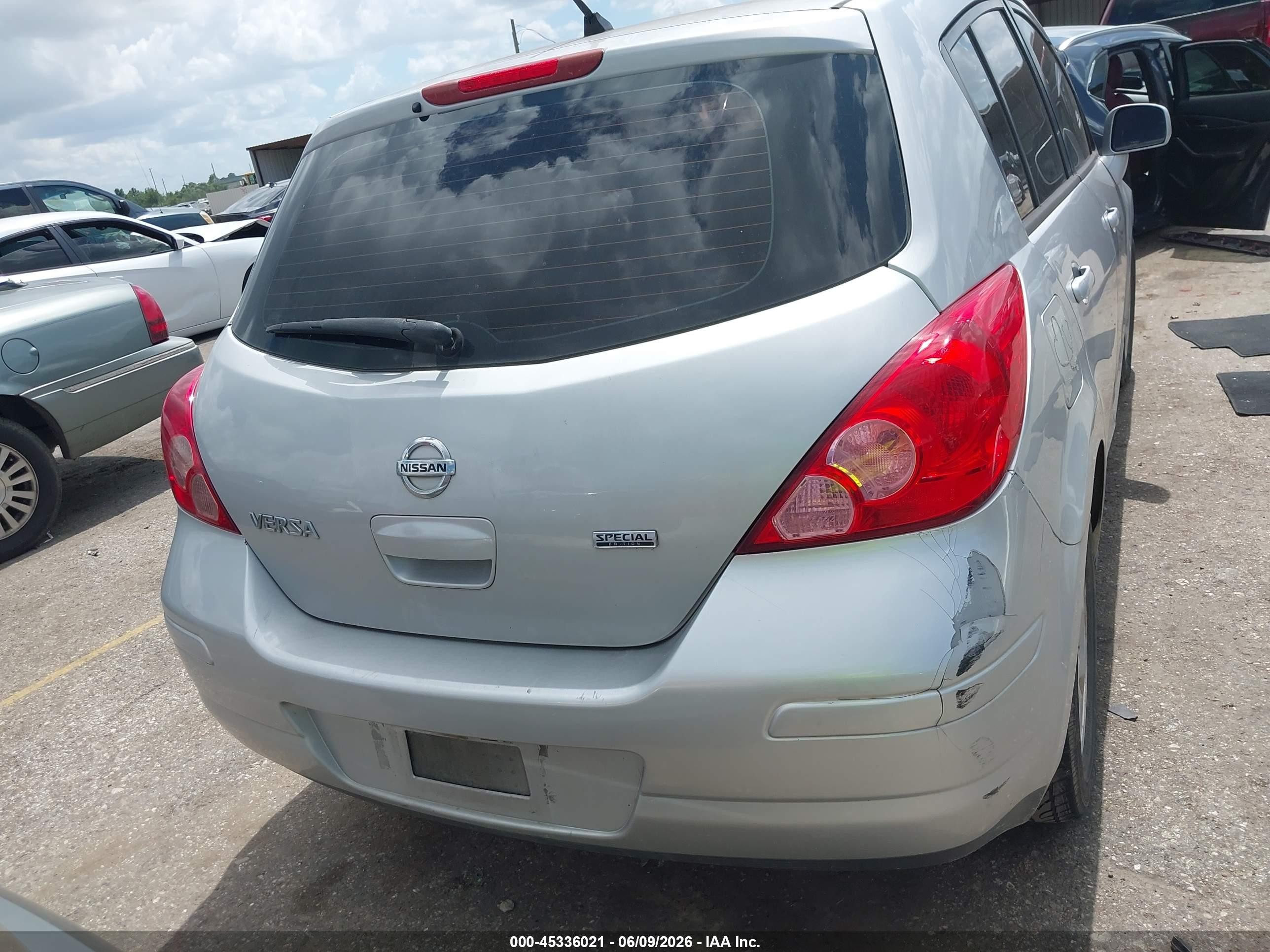 2012 Nissan Versa 1.8 S Silver vin: 3N1BC1CP1CK290375