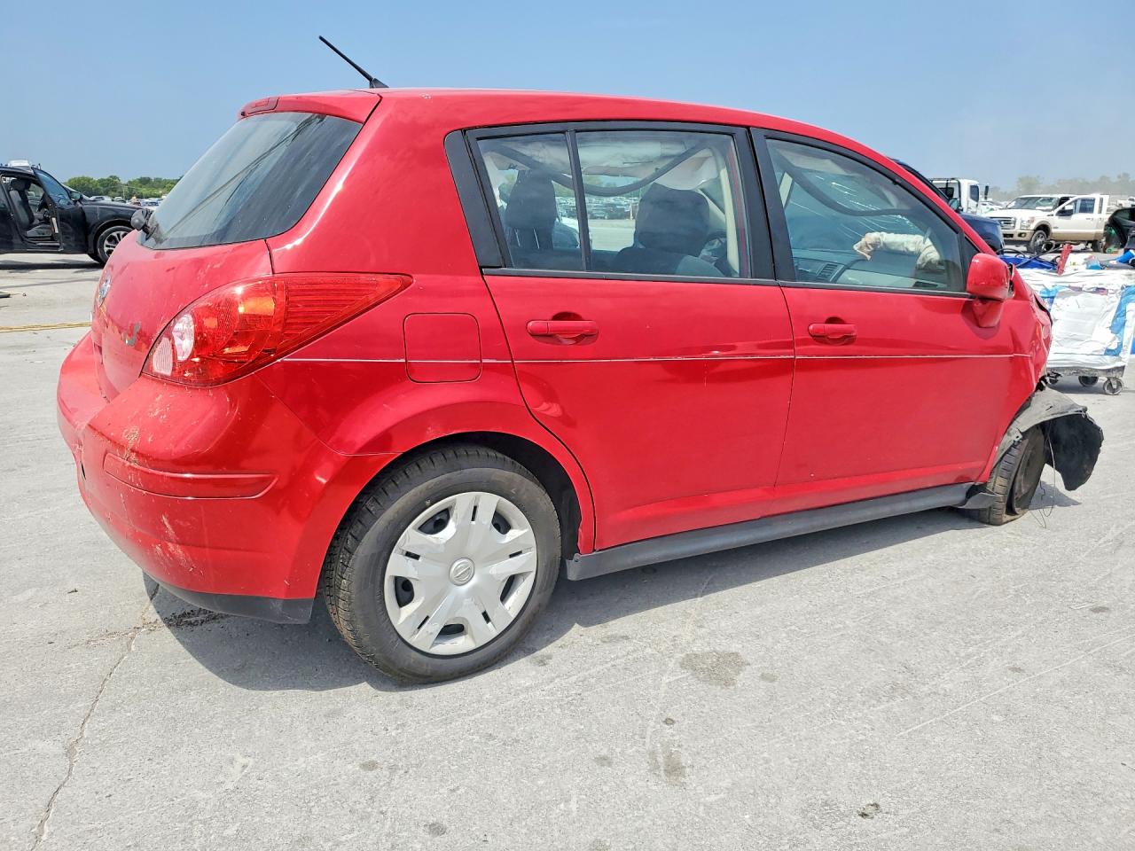 2012 Nissan Versa 1.8 S Red vin: 3N1BC1CP1CK800160