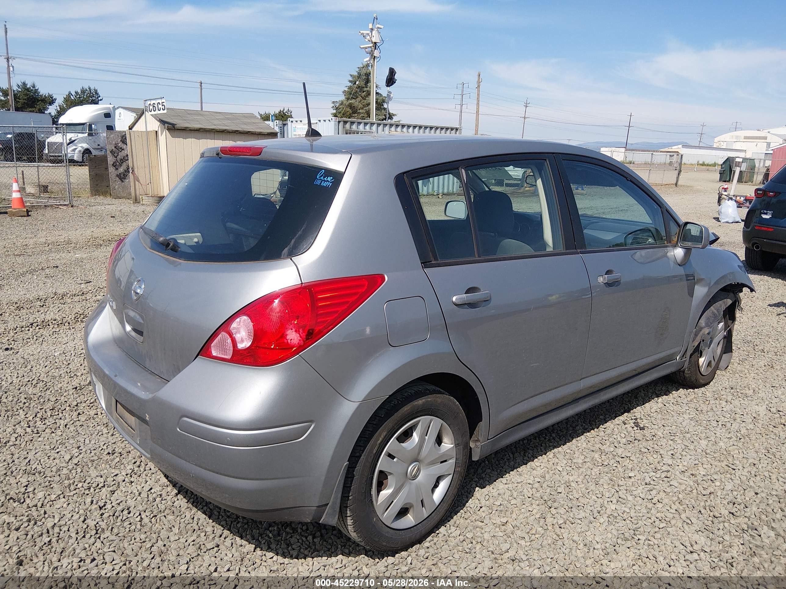 2010 Nissan Versa 1.8s Silver vin: 3N1BC1CP2AL396079