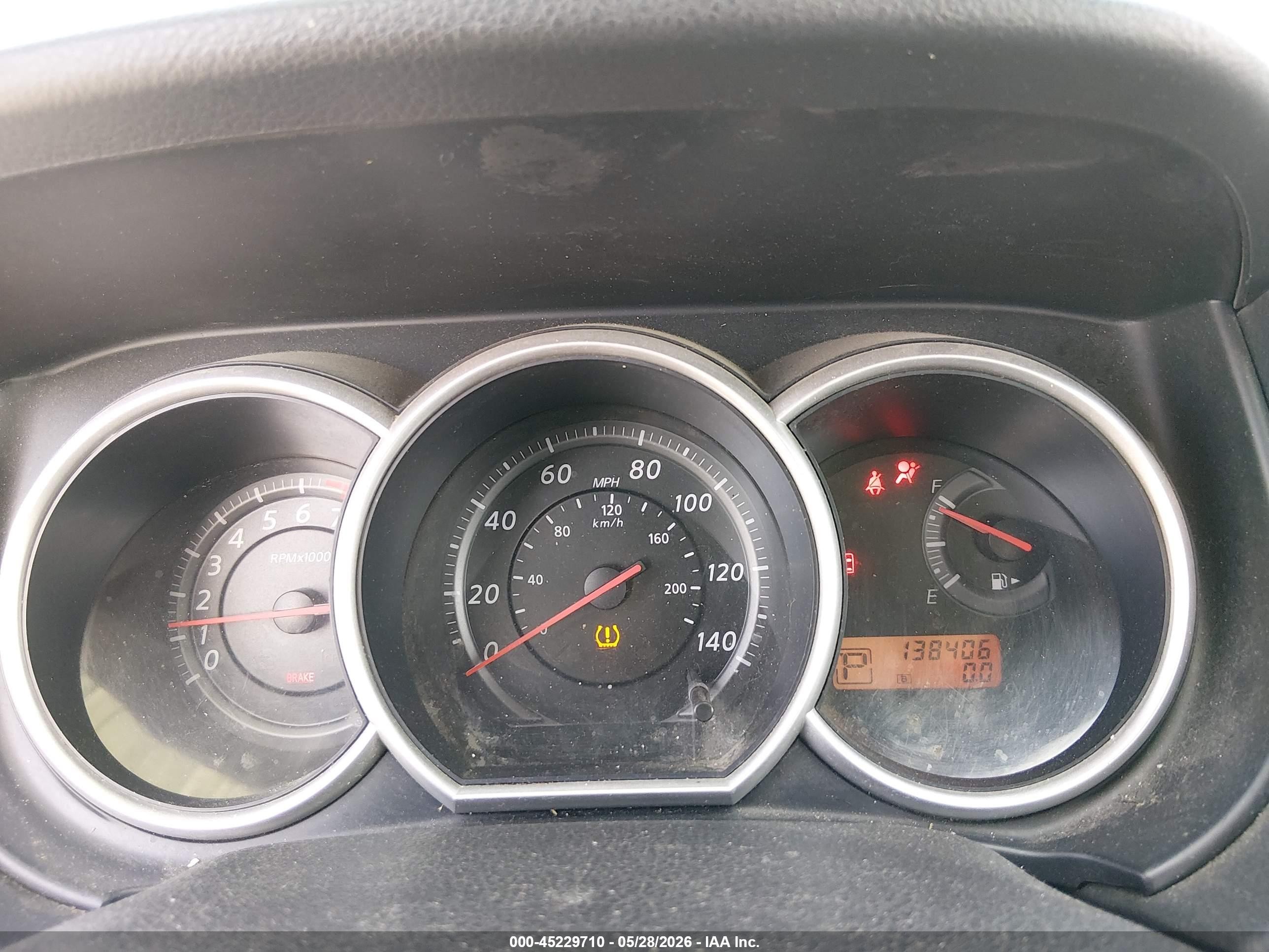 2010 Nissan Versa 1.8s Silver vin: 3N1BC1CP2AL396079