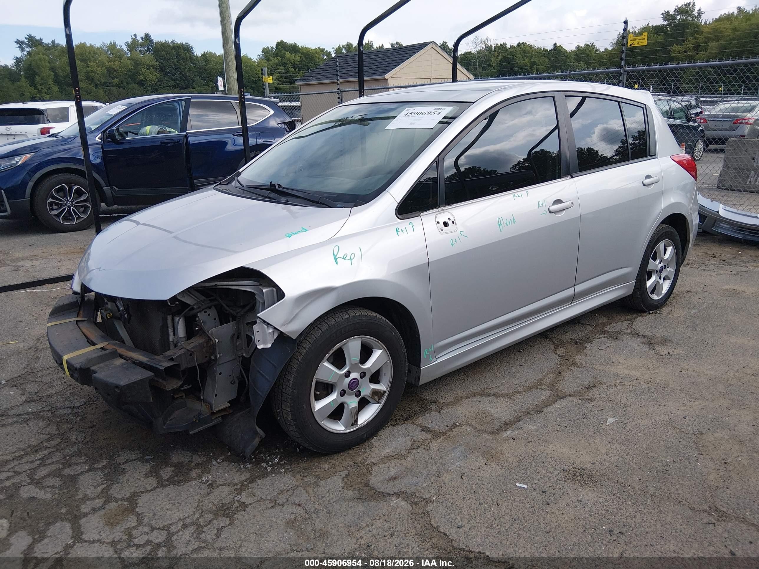 2010 Nissan Versa 1.8sl Silver vin: 3N1BC1CP2AL408103