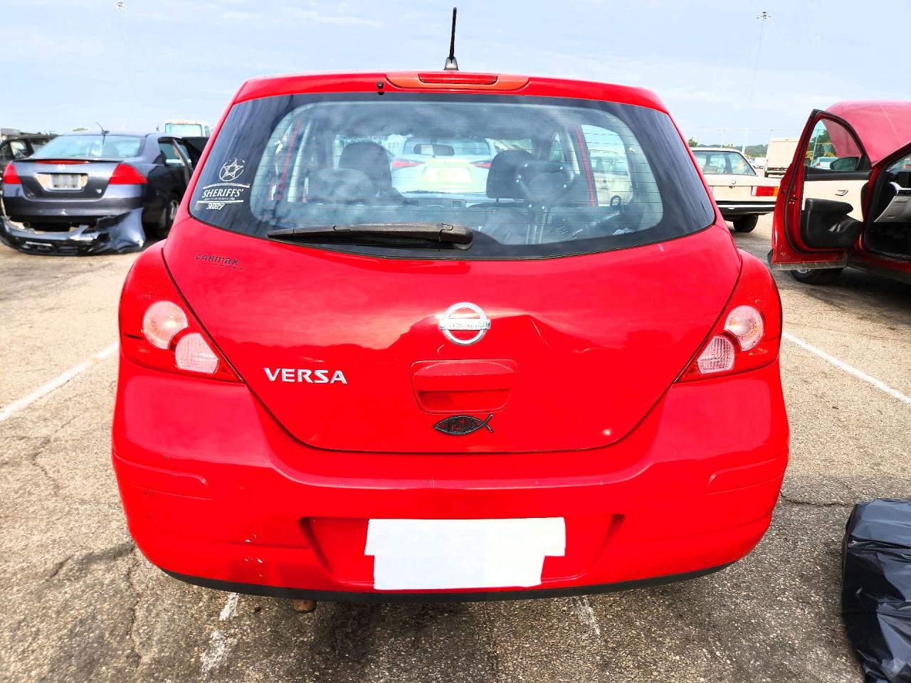 2010 Nissan Versa 1.8 S Red vin: 3N1BC1CP2AL426133
