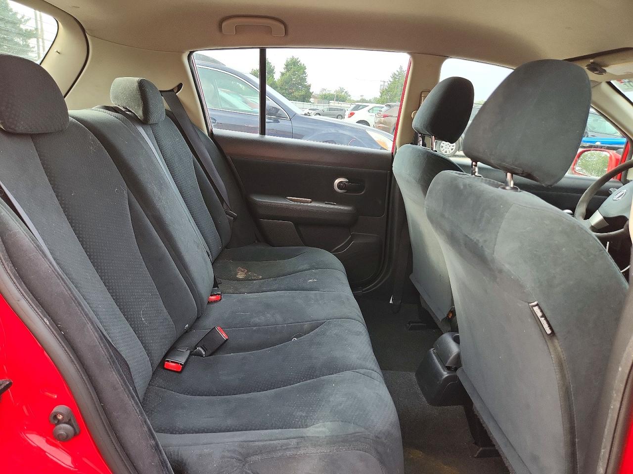 2010 Nissan Versa 1.8 S Red vin: 3N1BC1CP2AL426133