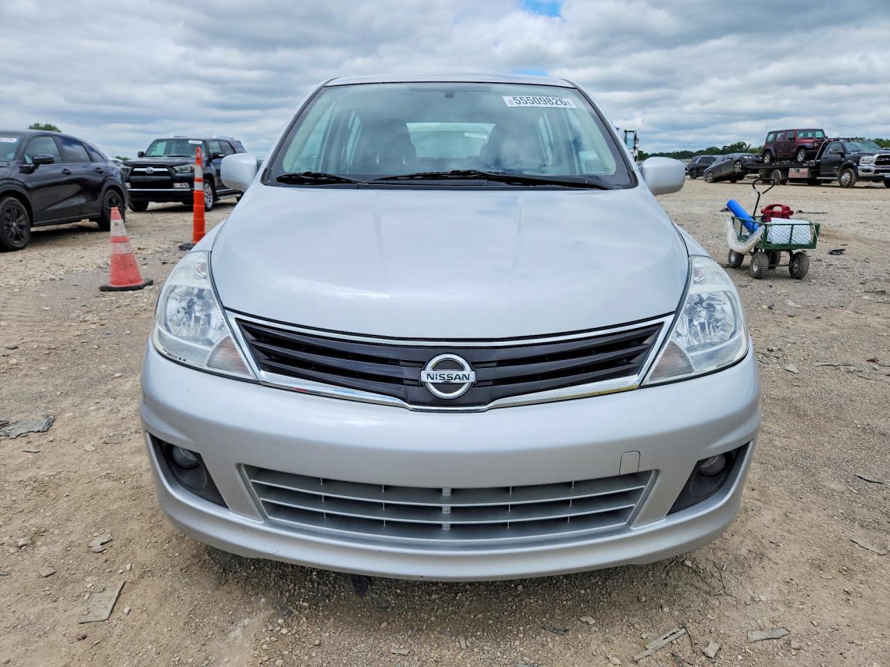 2010 Nissan Versa 1.8 S Silver vin: 3N1BC1CP2AL433986