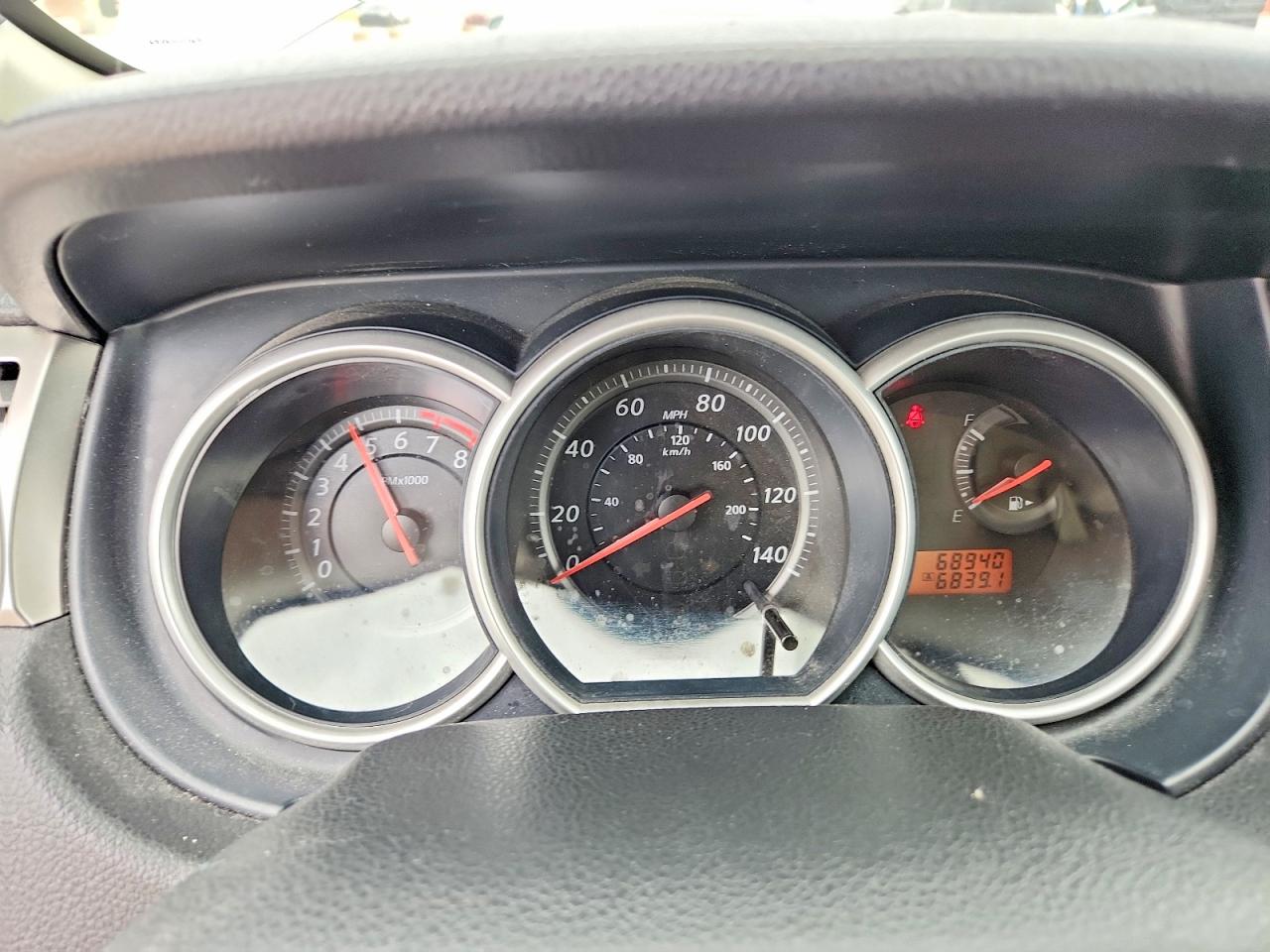 2010 Nissan Versa 1.8 S Silver vin: 3N1BC1CP2AL433986