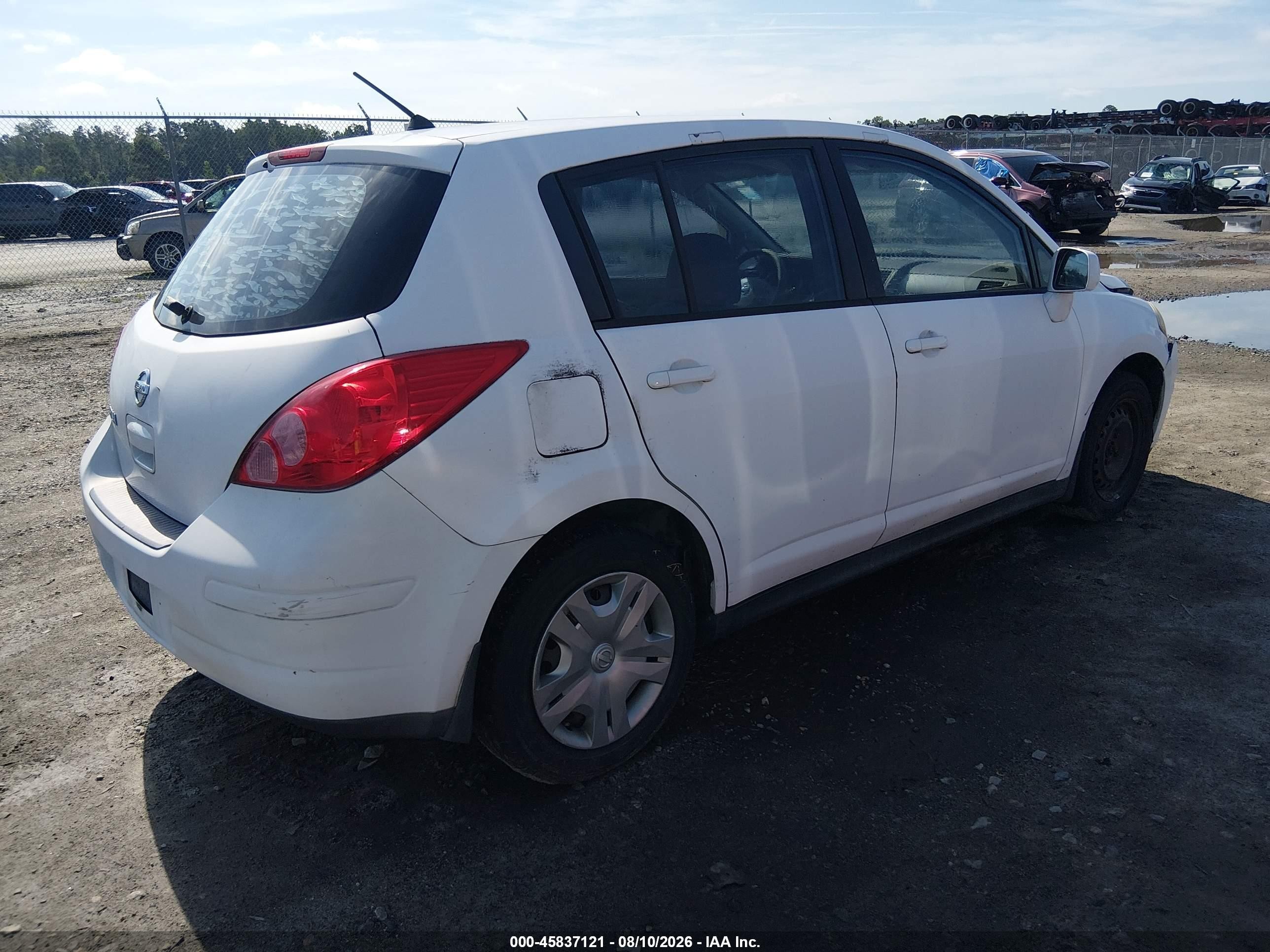 2010 Nissan Versa 1.8s White vin: 3N1BC1CP2AL434667