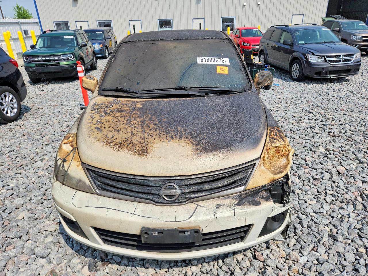2010 Nissan Versa 1.8 S Burn vin: 3N1BC1CP2AL448102