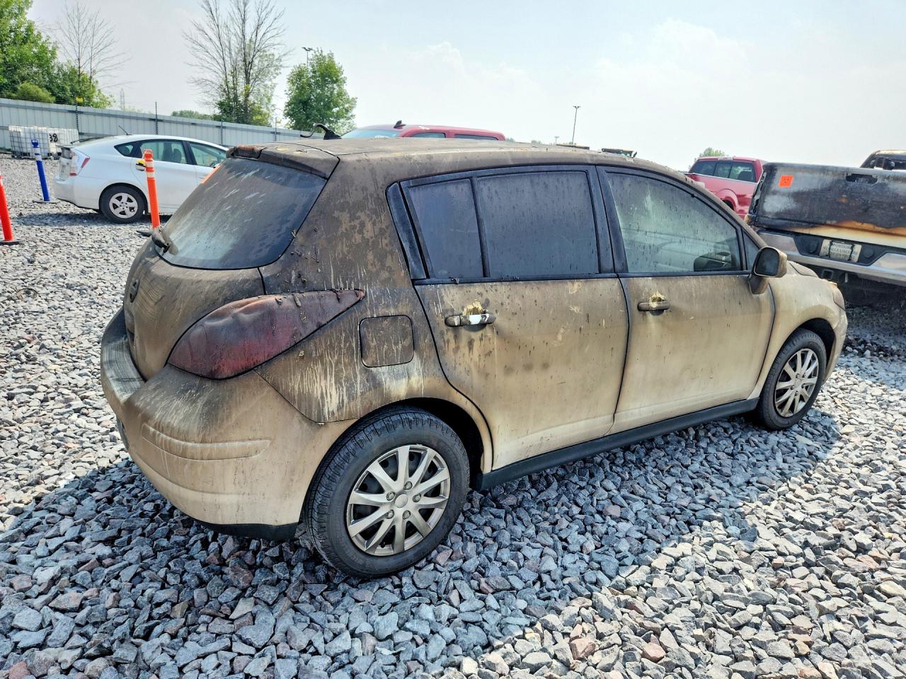 2010 Nissan Versa 1.8 S Burn vin: 3N1BC1CP2AL448102