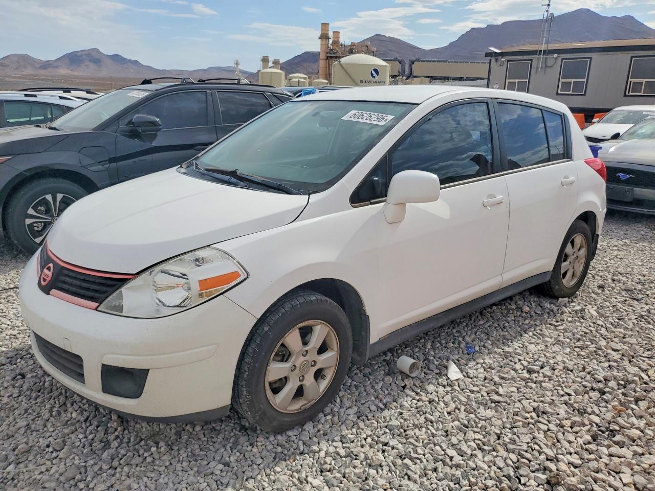 2011 Nissan Versa White vin: 3N1BC1CP2BL407857