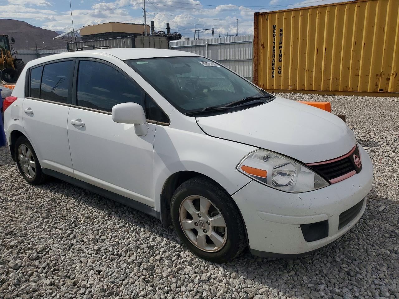 2011 Nissan Versa White vin: 3N1BC1CP2BL407857
