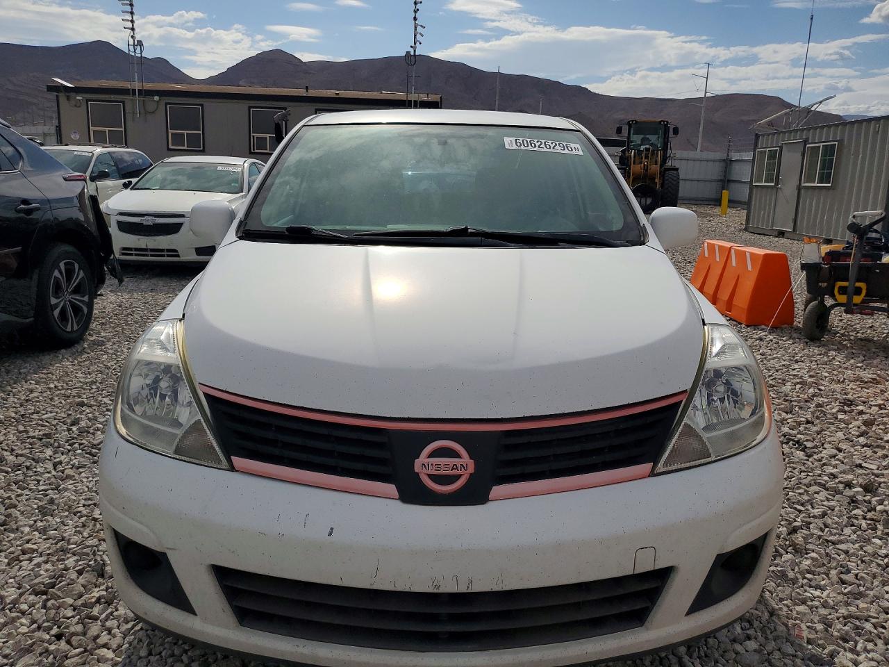 2011 Nissan Versa White vin: 3N1BC1CP2BL407857