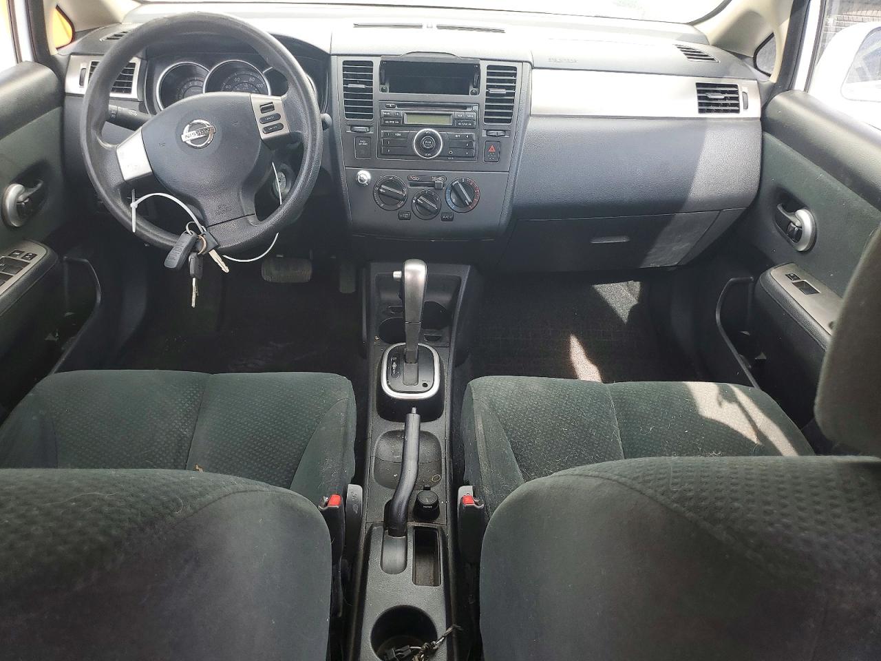 2011 Nissan Versa White vin: 3N1BC1CP2BL407857