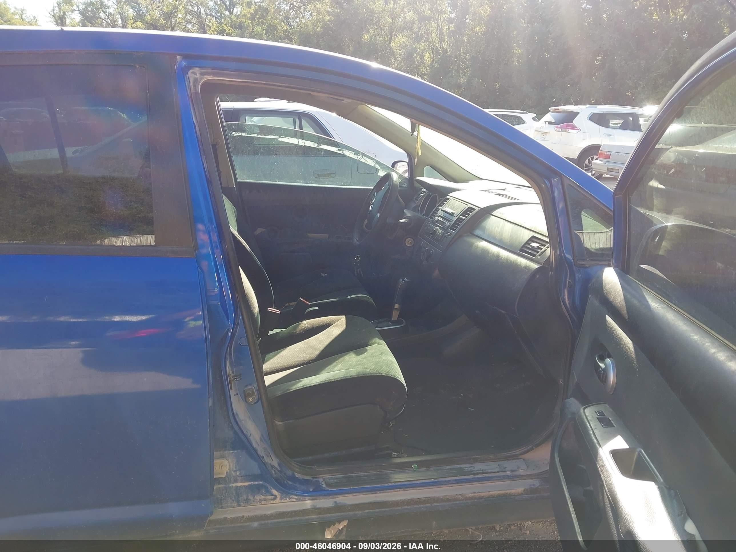 2011 Nissan Versa 1.8s Синий vin: 3N1BC1CP2BL421984