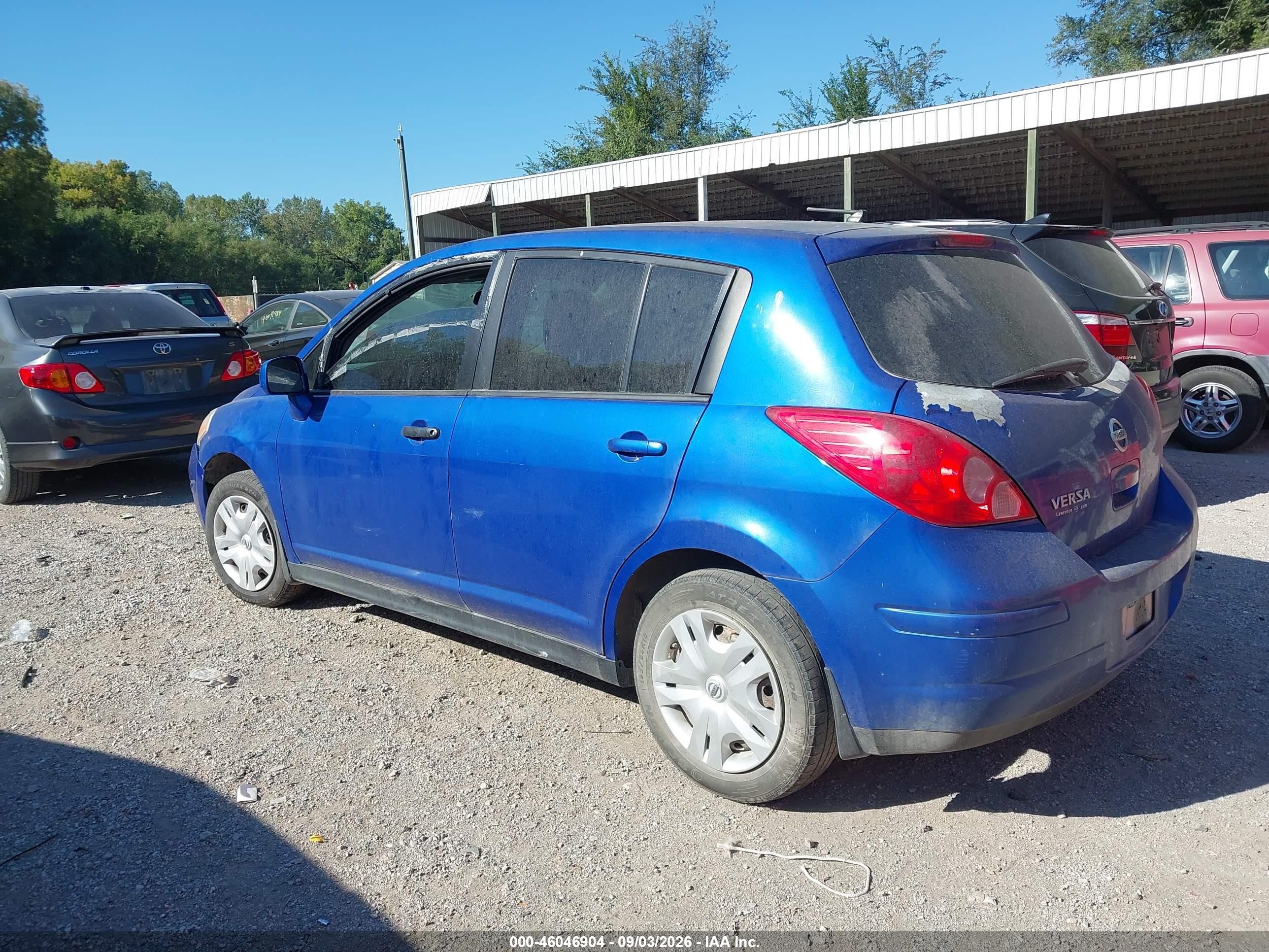 2011 Nissan Versa 1.8s Синий vin: 3N1BC1CP2BL421984