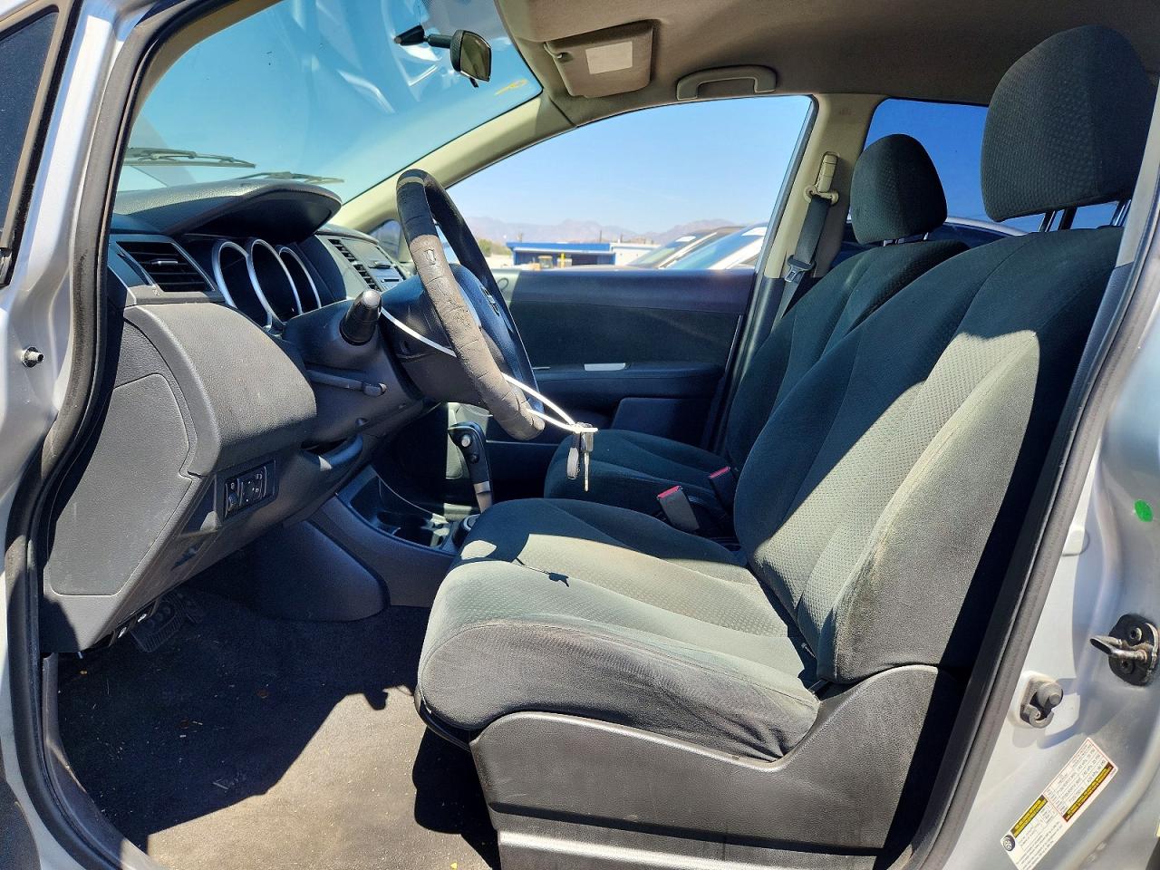 2011 Nissan Versa 1.8 S Silver vin: 3N1BC1CP2BL447727