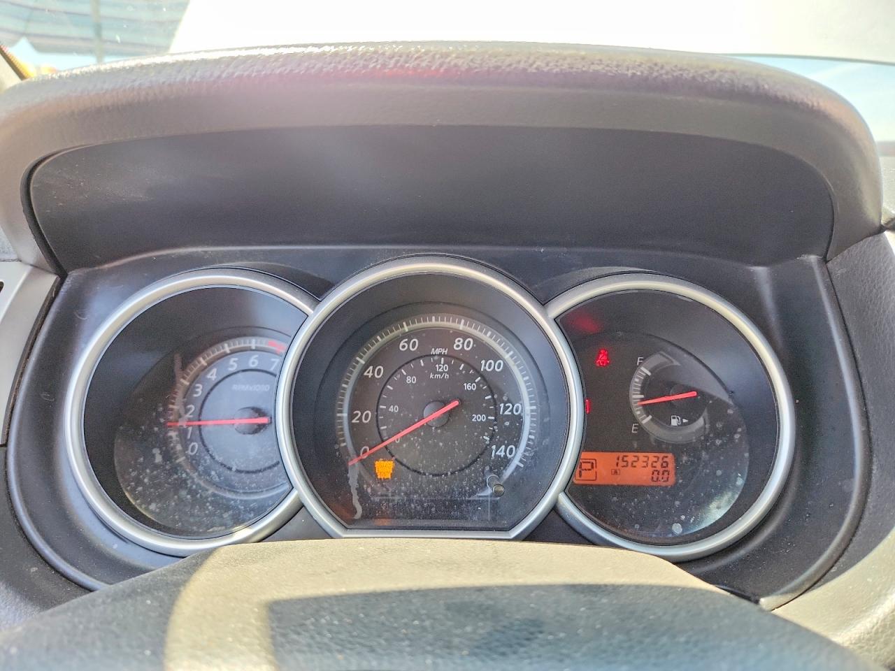 2011 Nissan Versa 1.8 S Silver vin: 3N1BC1CP2BL447727