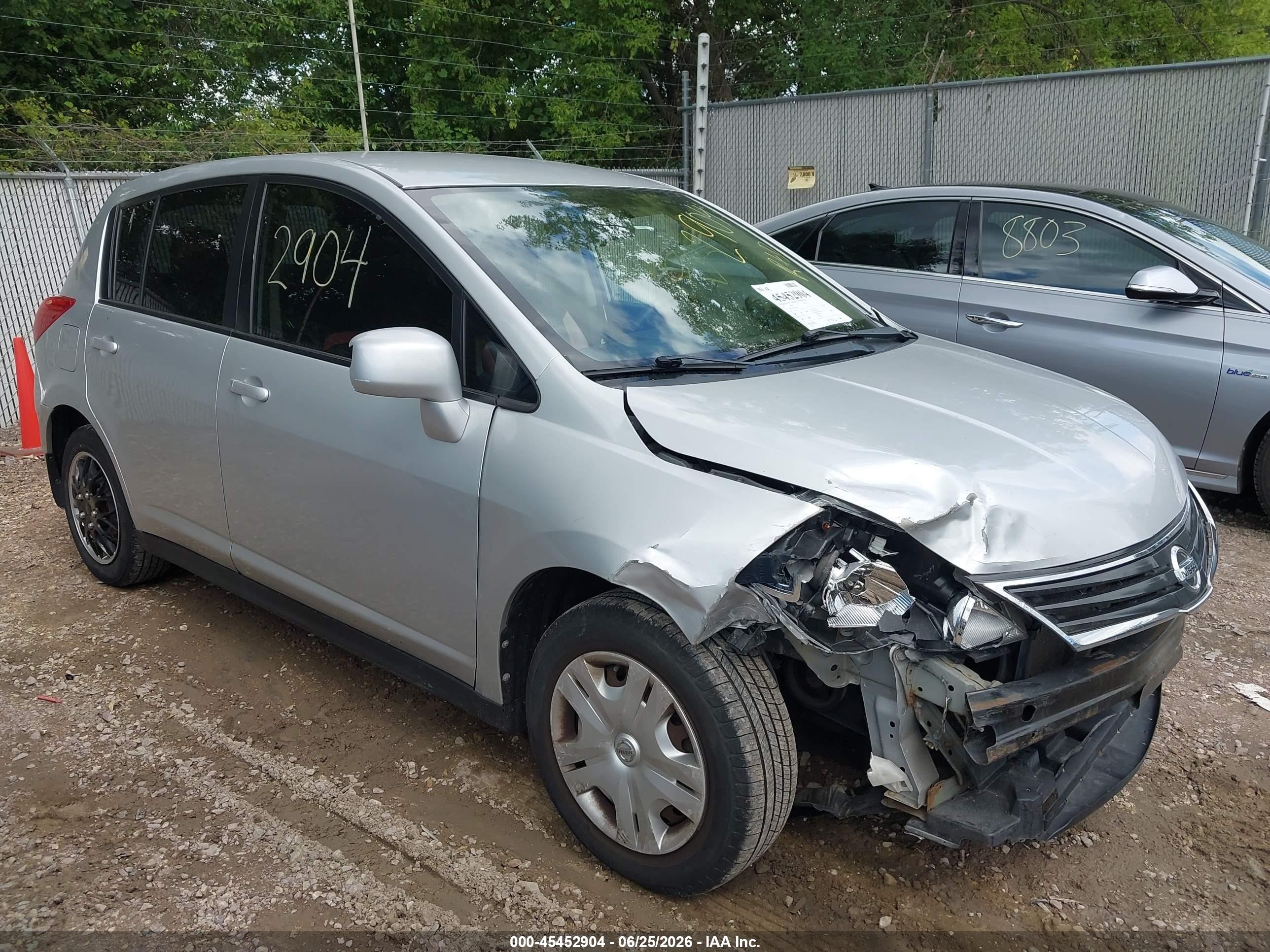 2011 Nissan Versa 1.8s Silver vin: 3N1BC1CP2BL482798