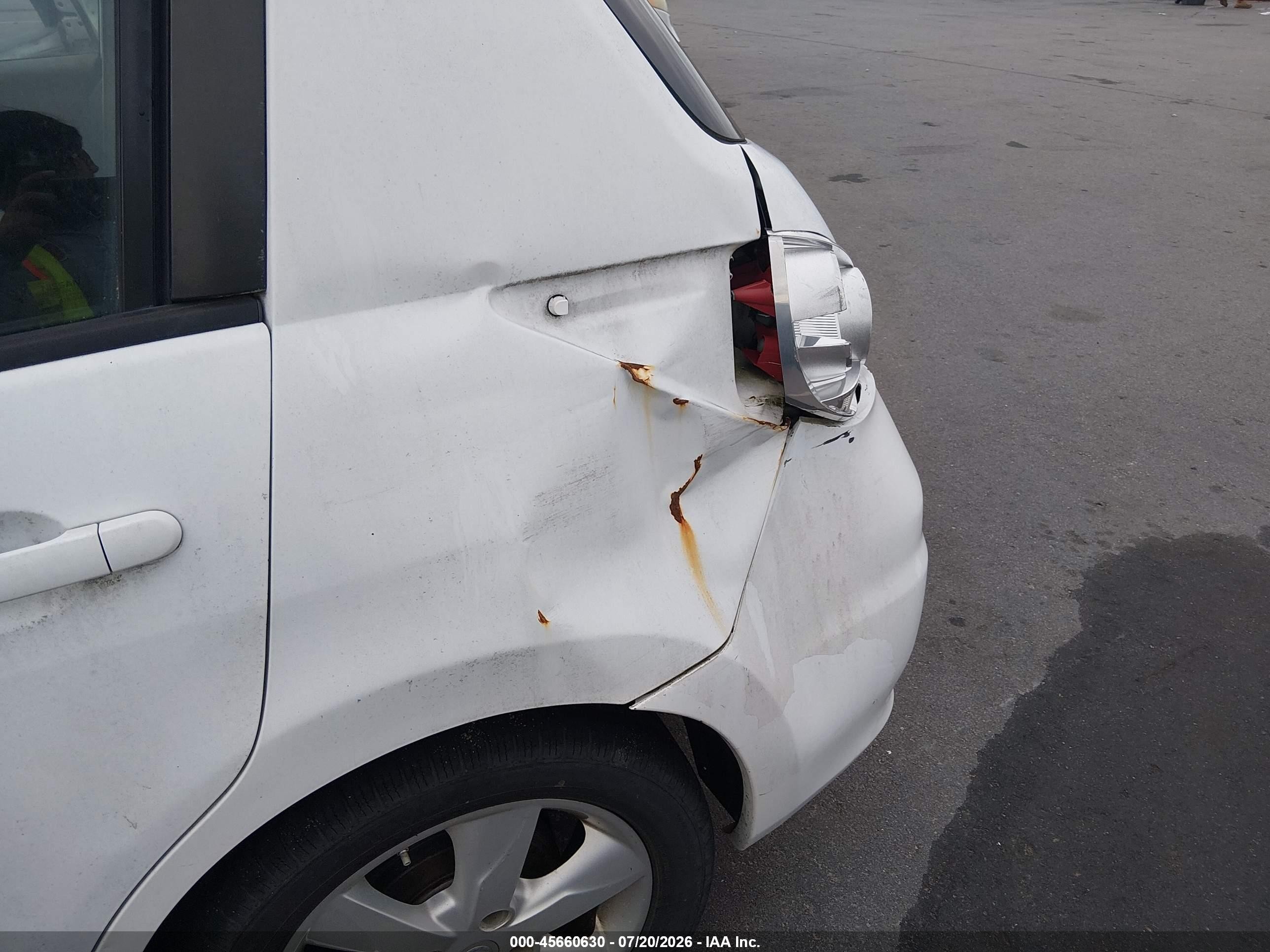 2011 Nissan Versa 1.8sl White vin: 3N1BC1CP2BL491002