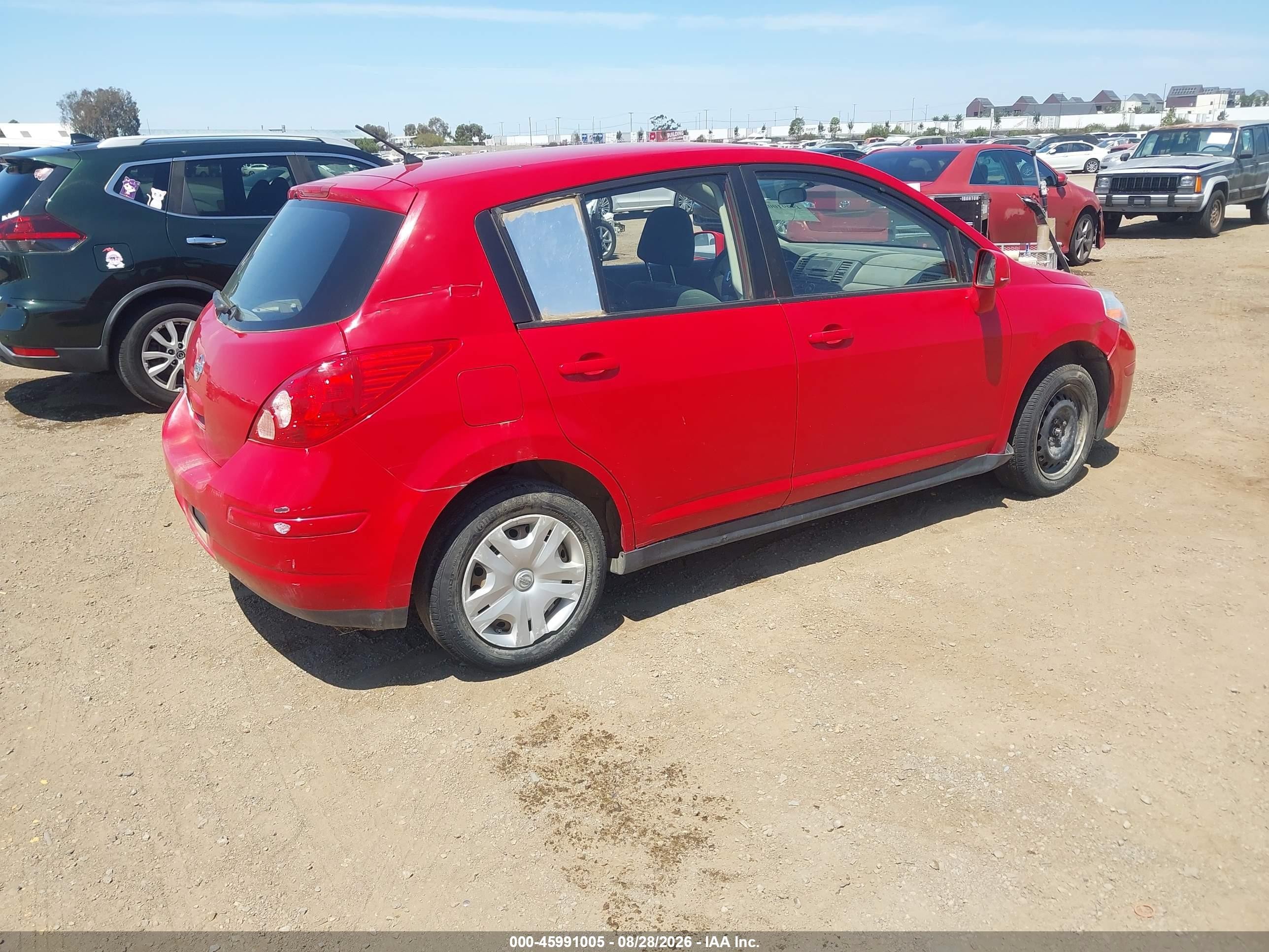 2011 Nissan Versa 1.8s Red vin: 3N1BC1CP2BL507022