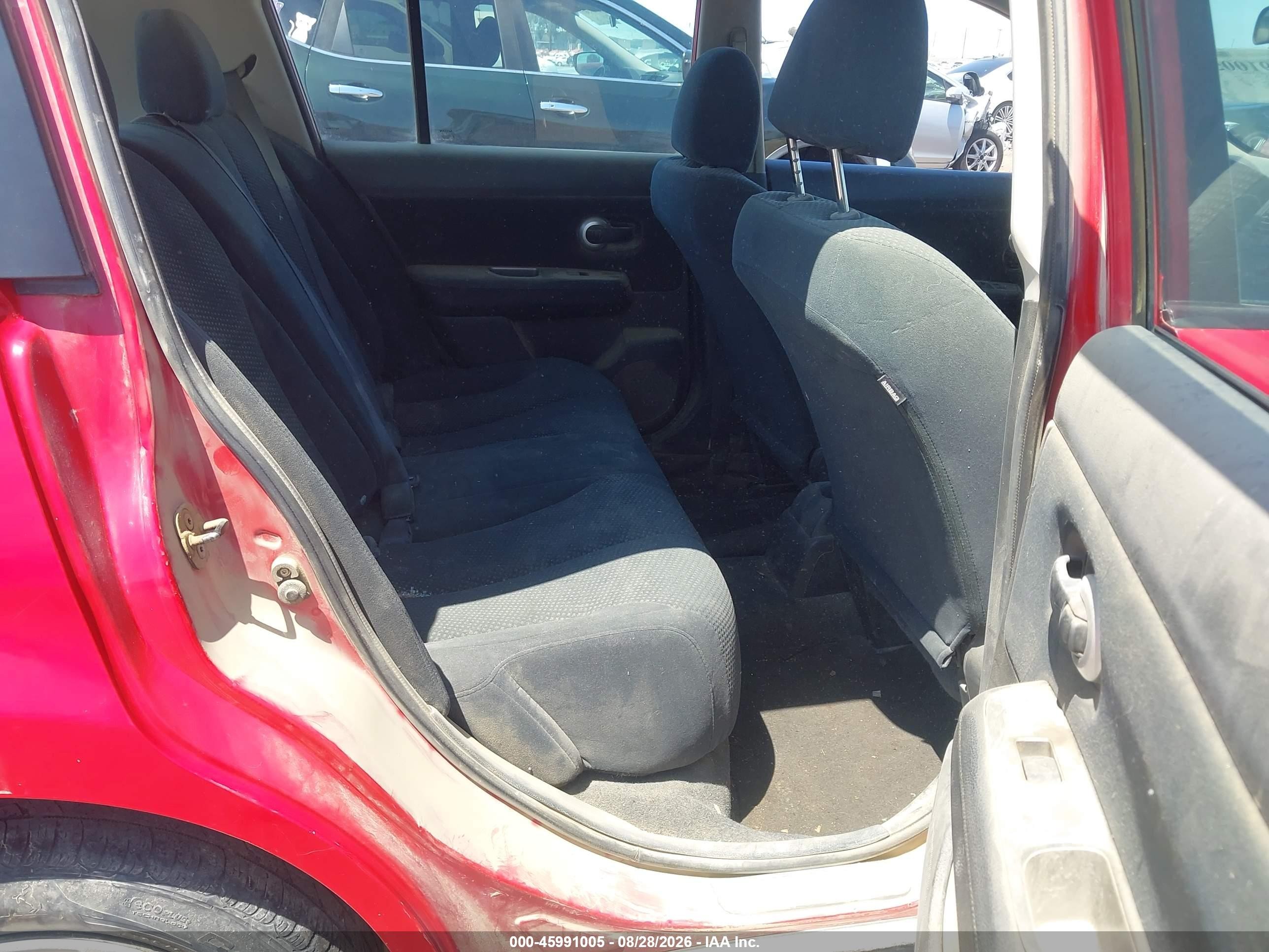 2011 Nissan Versa 1.8s Red vin: 3N1BC1CP2BL507022