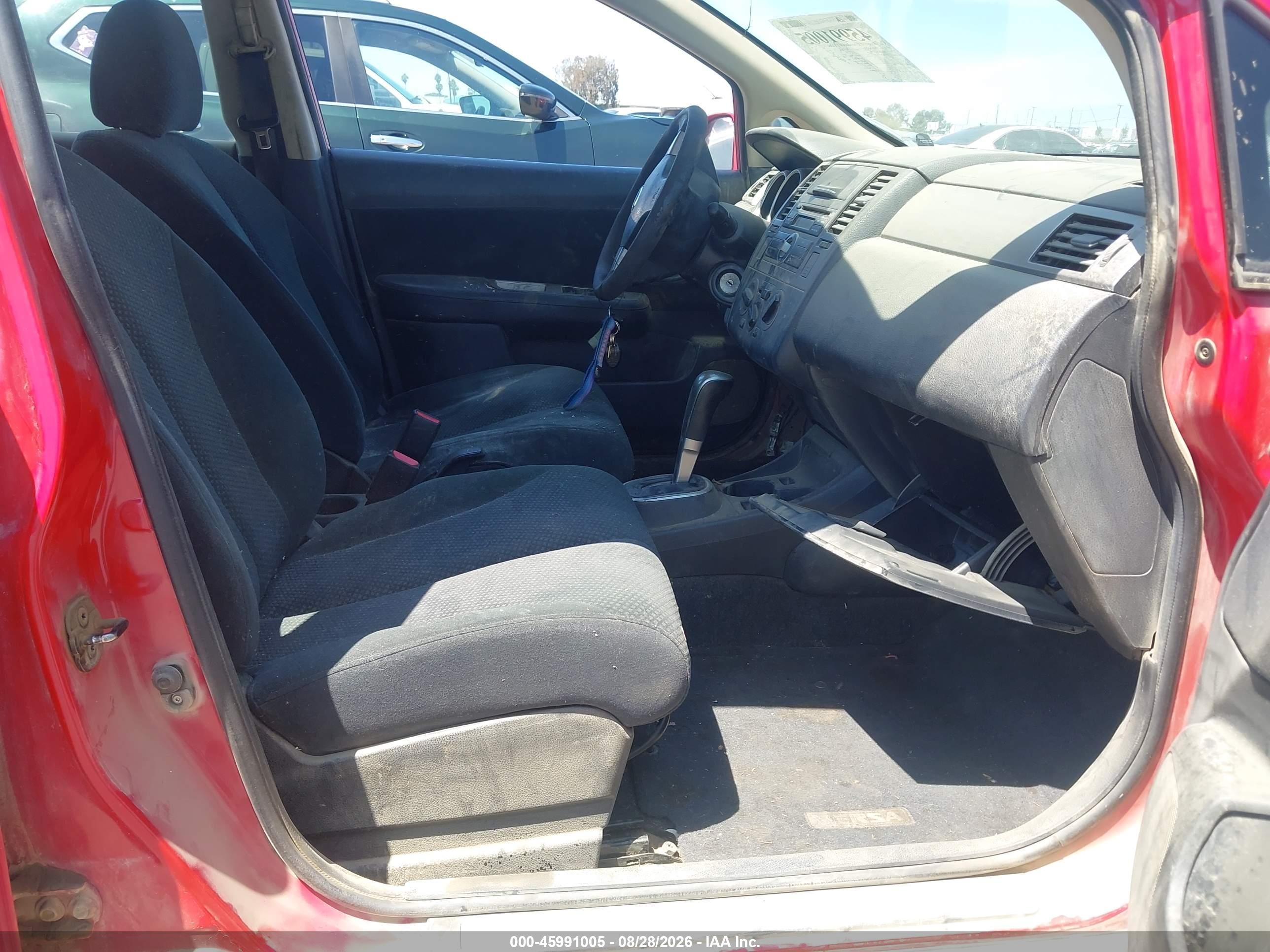 2011 Nissan Versa 1.8s Red vin: 3N1BC1CP2BL507022