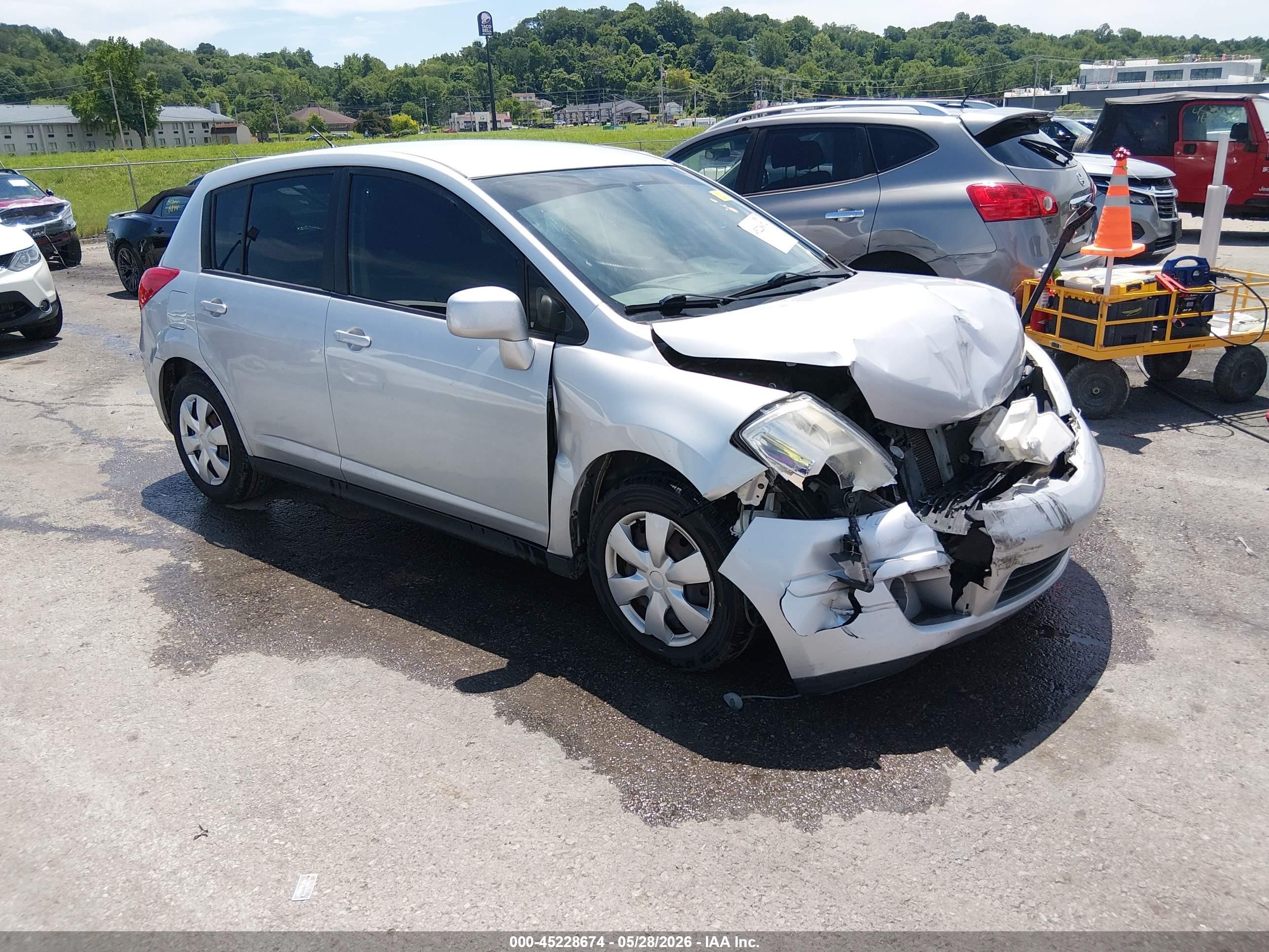 2011 Nissan Versa 1.8s Silver vin: 3N1BC1CP2BL514293