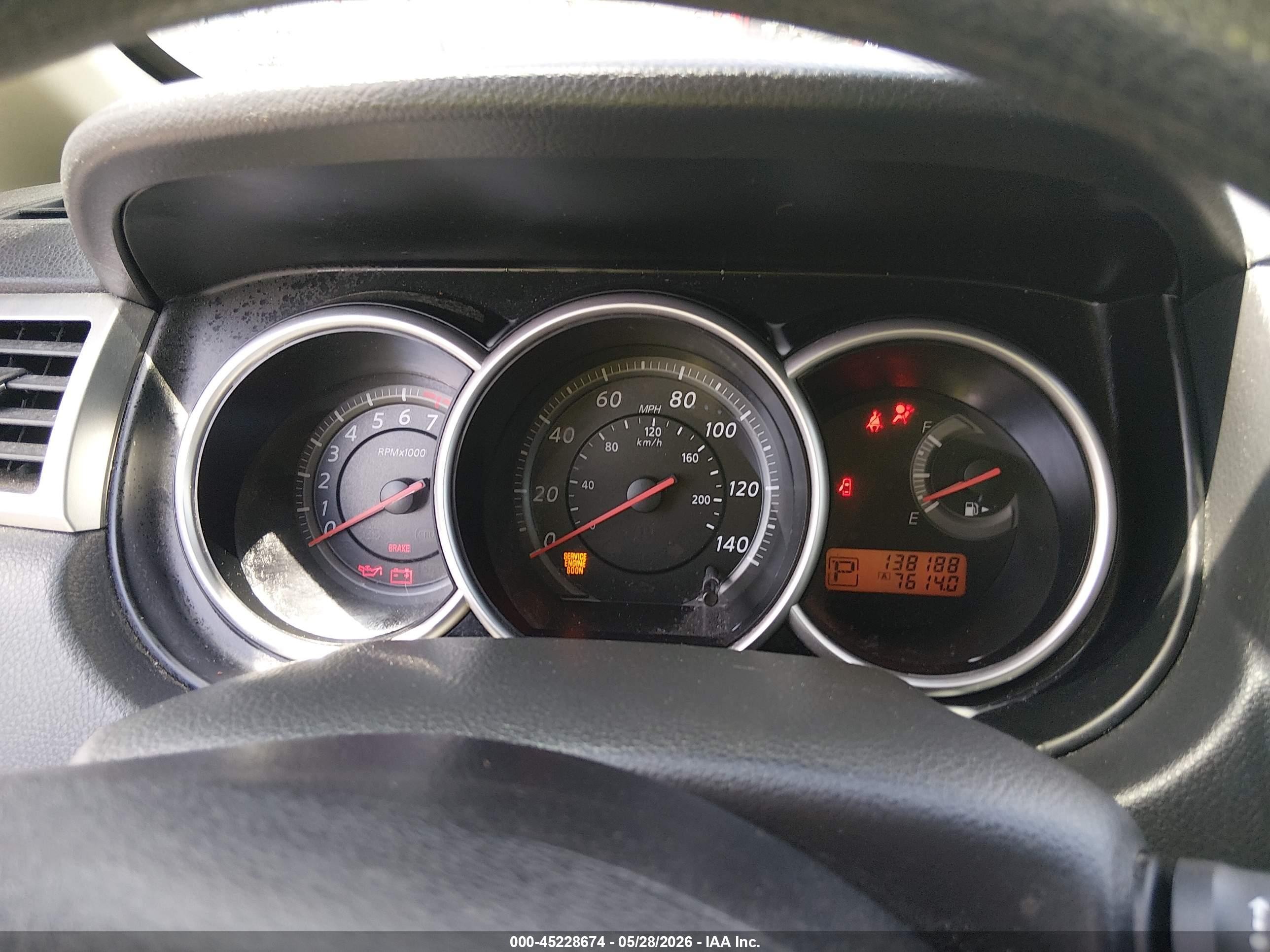 2011 Nissan Versa 1.8s Silver vin: 3N1BC1CP2BL514293