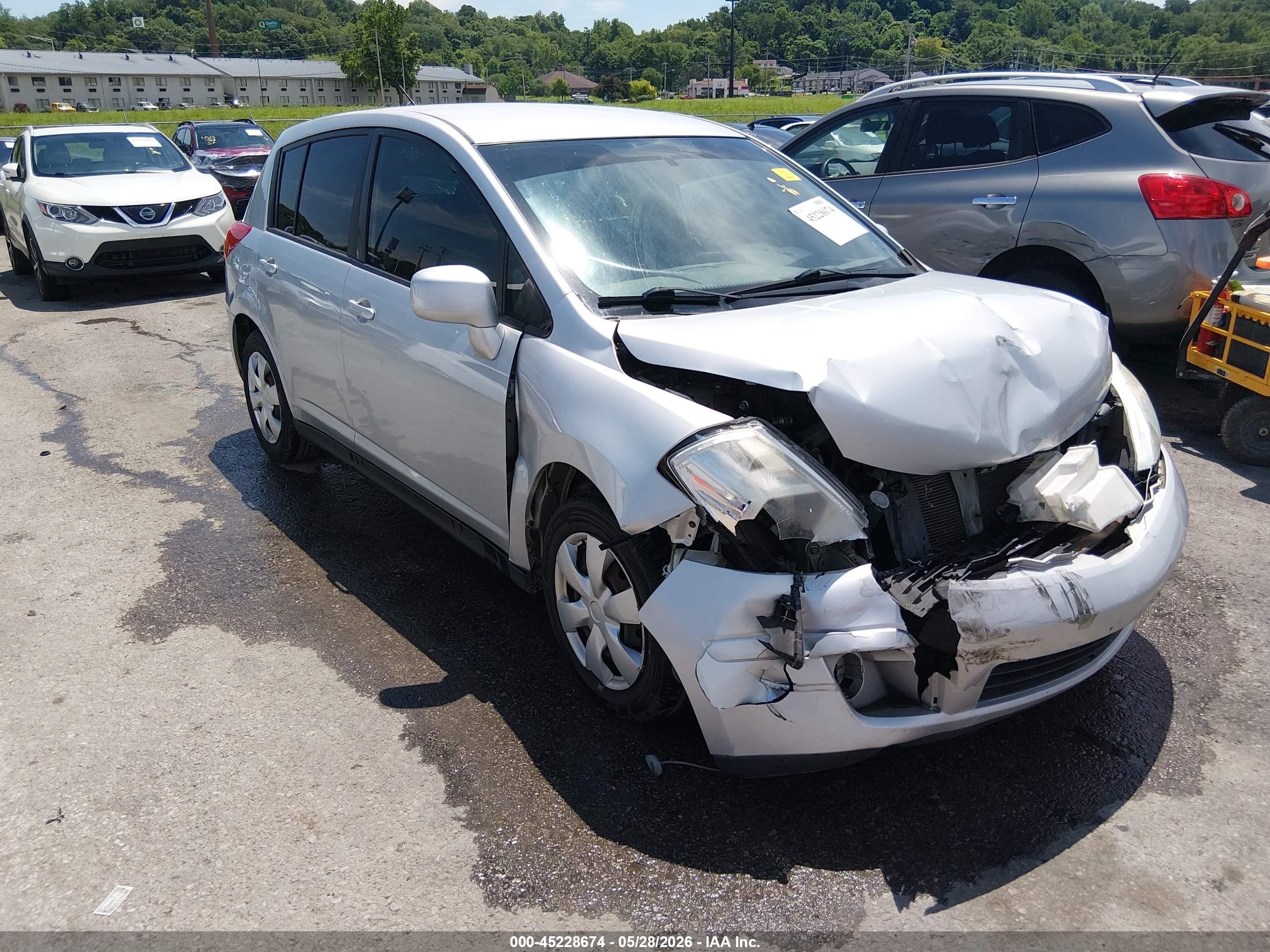 2011 Nissan Versa 1.8s Silver vin: 3N1BC1CP2BL514293
