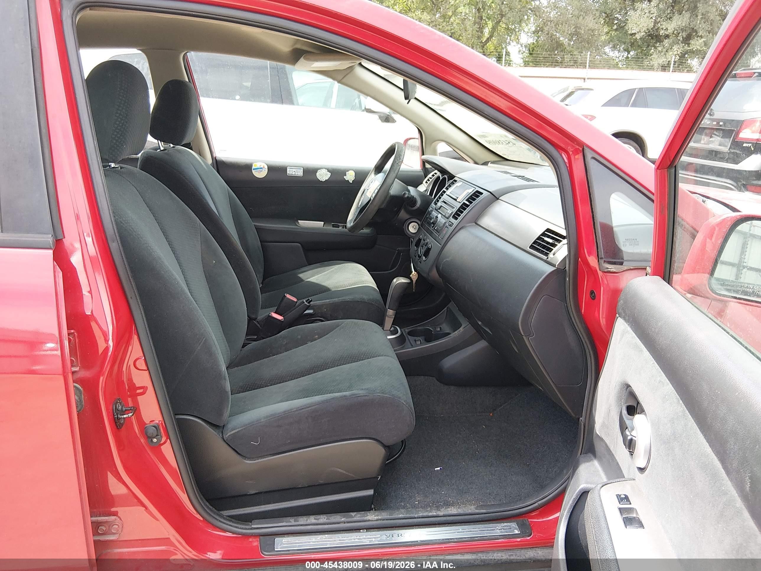 2012 Nissan Versa 1.8 S Red vin: 3N1BC1CP2CK224398