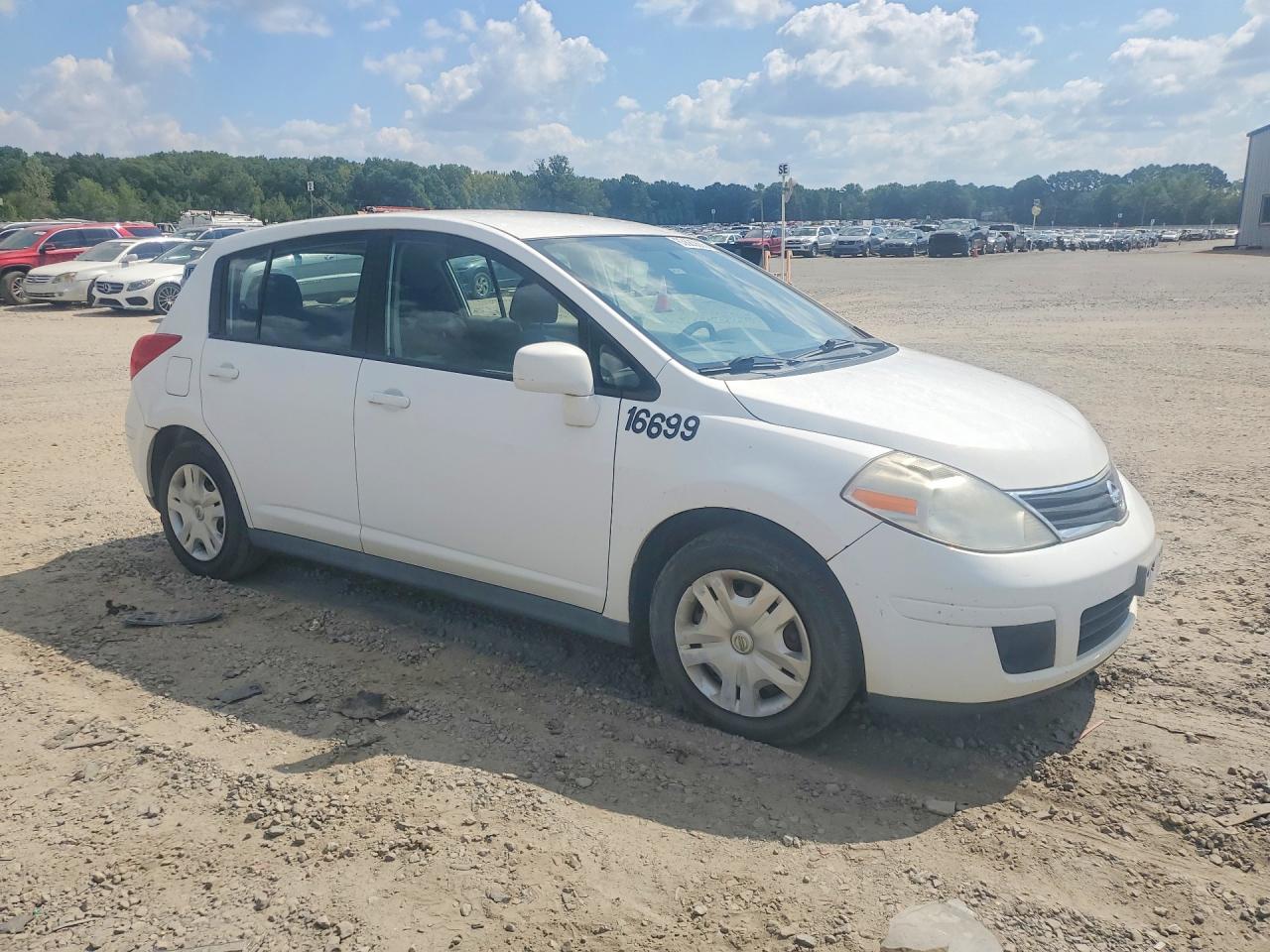 2012 Nissan Versa 1.8 S Белый vin: 3N1BC1CP2CK285587