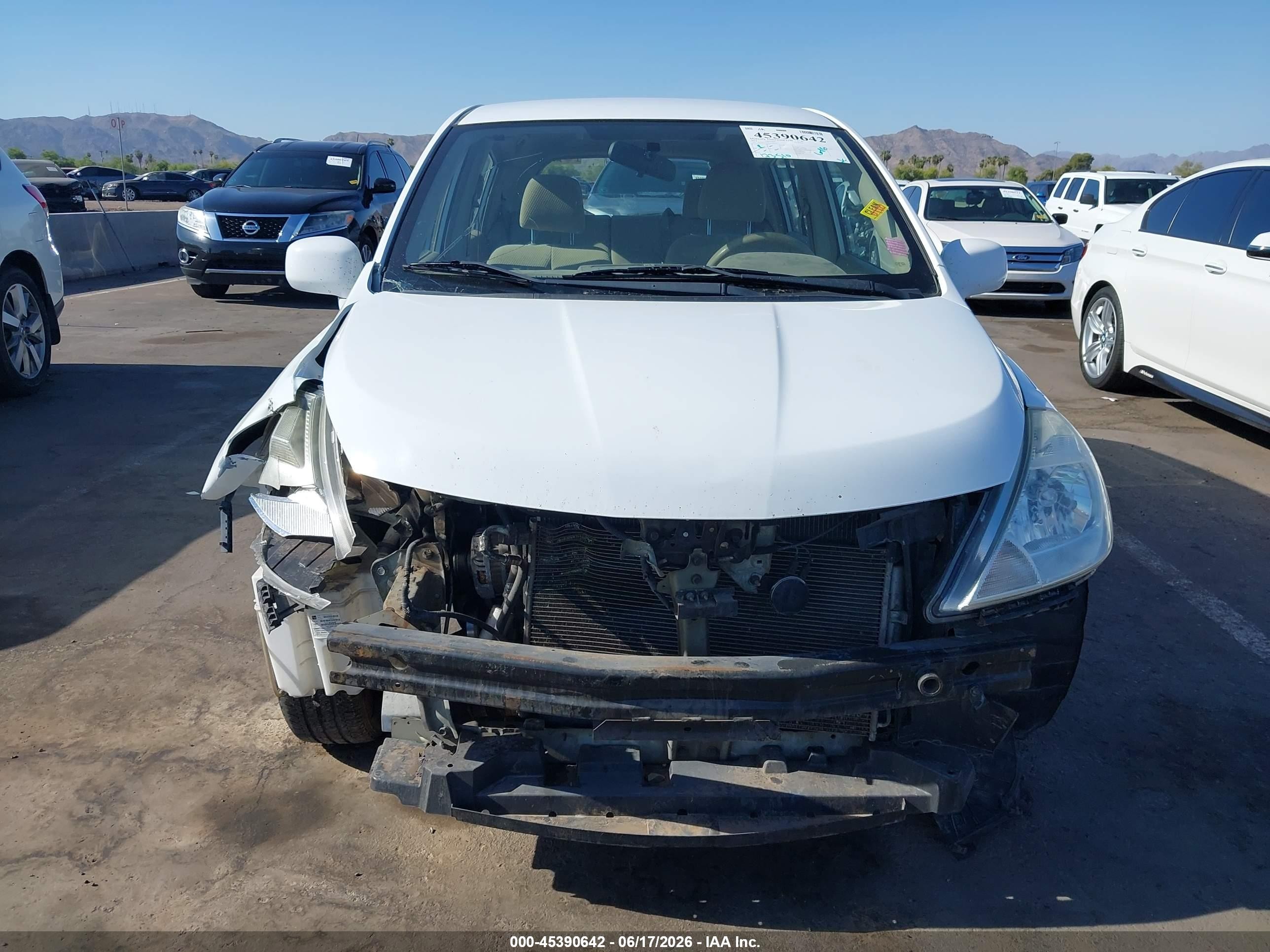2012 Nissan Versa 1.8 S White vin: 3N1BC1CP2CK298209
