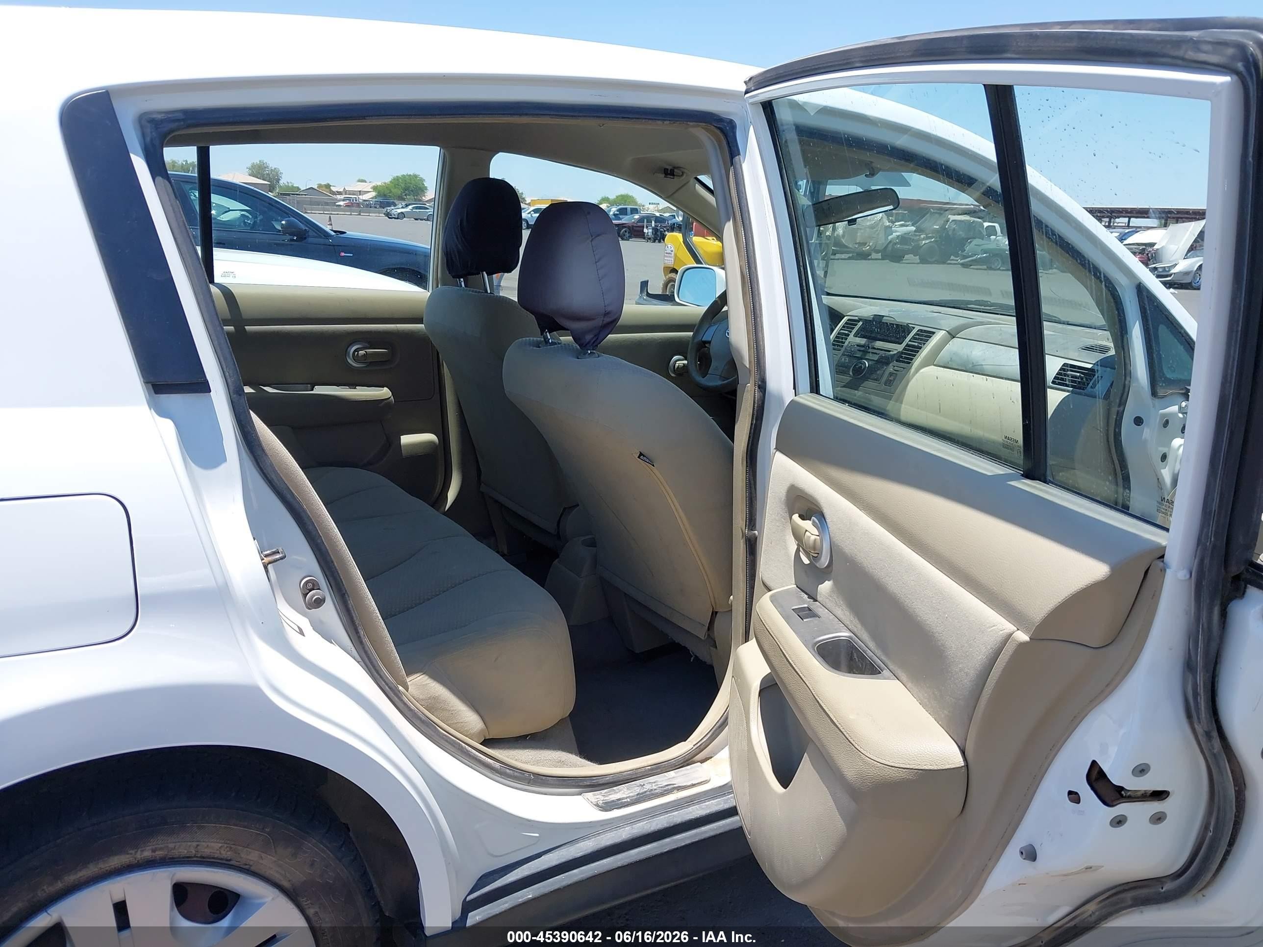 2012 Nissan Versa 1.8 S White vin: 3N1BC1CP2CK298209