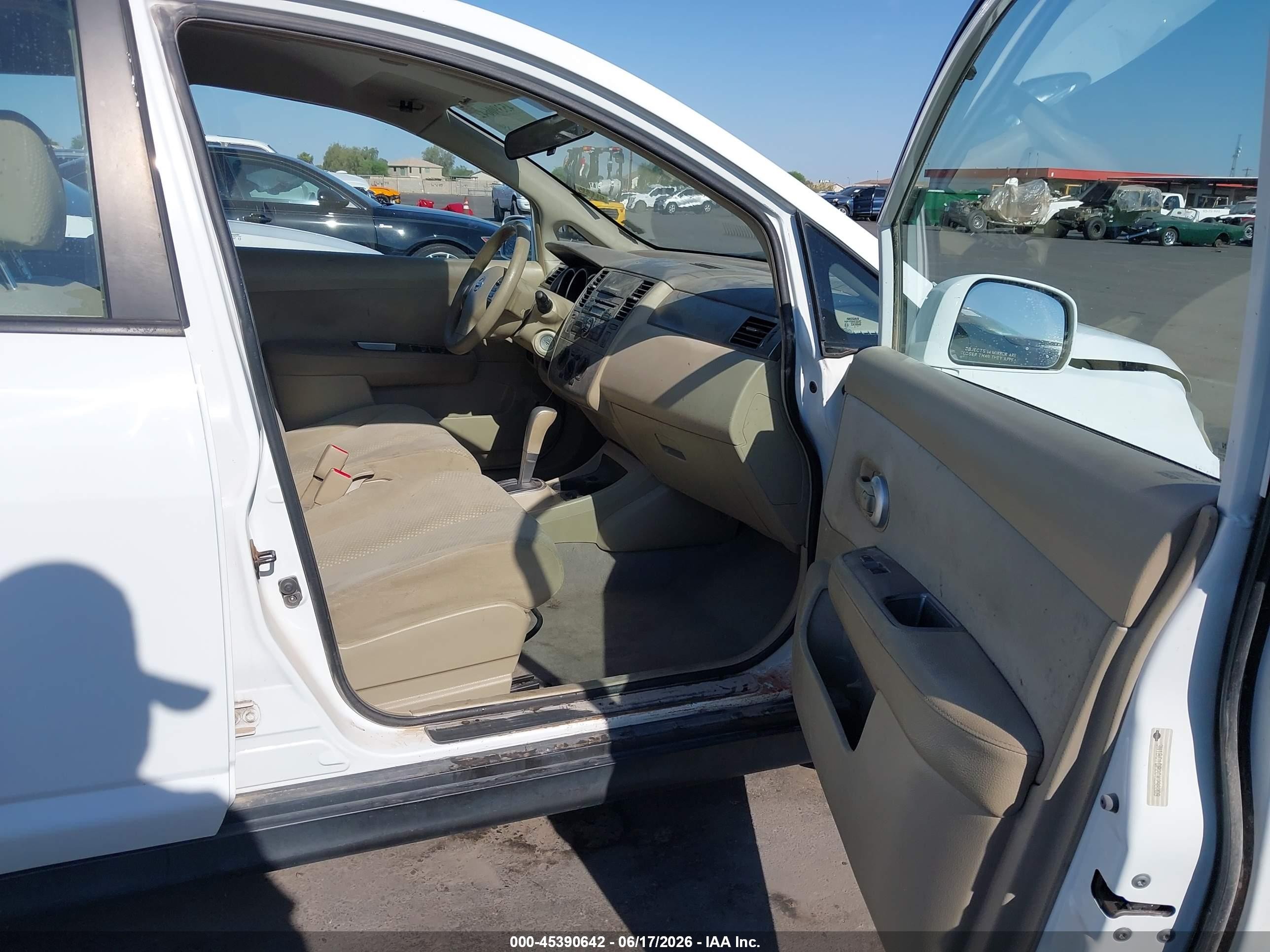 2012 Nissan Versa 1.8 S White vin: 3N1BC1CP2CK298209
