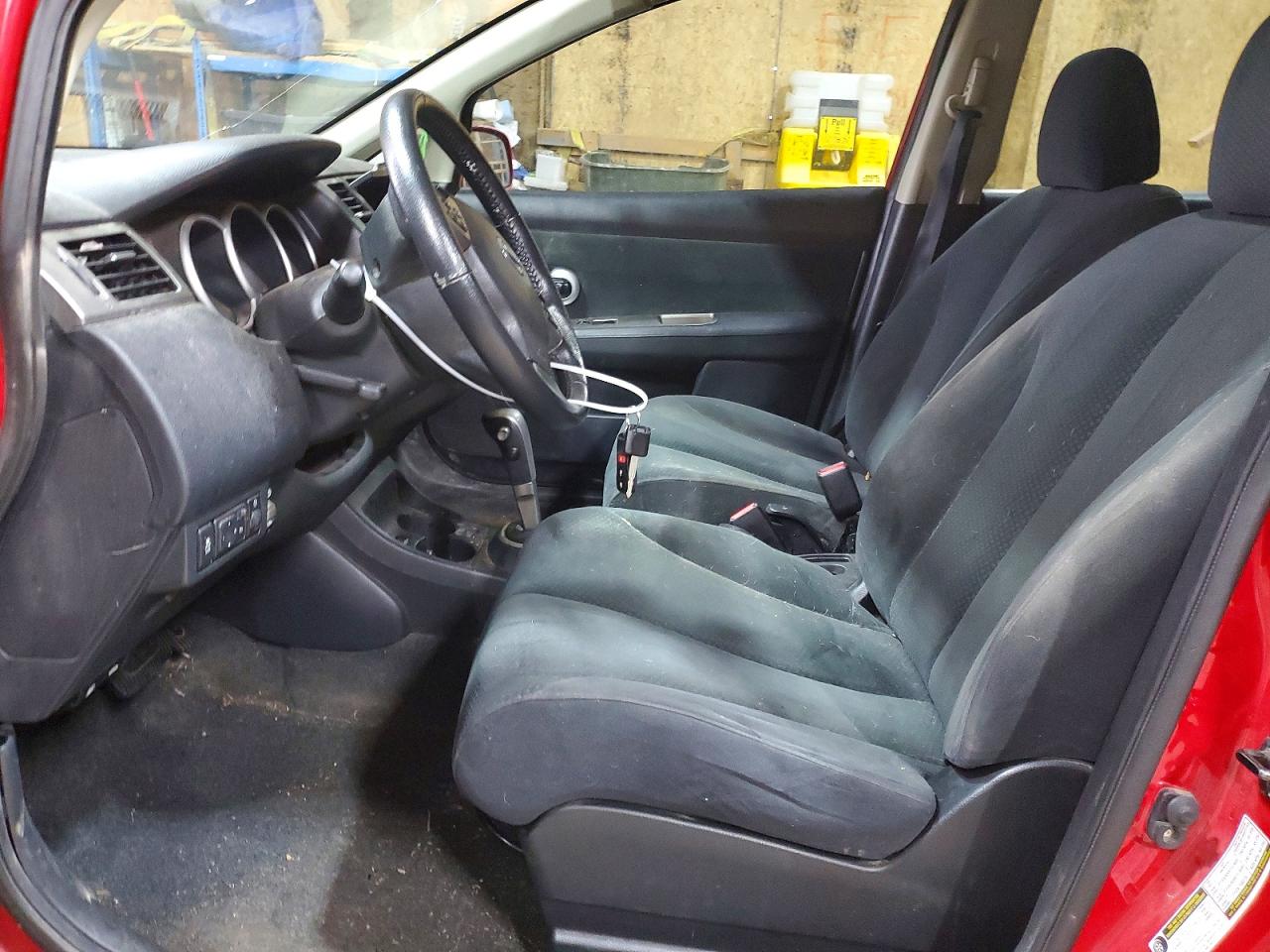 2012 Nissan Versa 1.8 S Red vin: 3N1BC1CP2CK808719