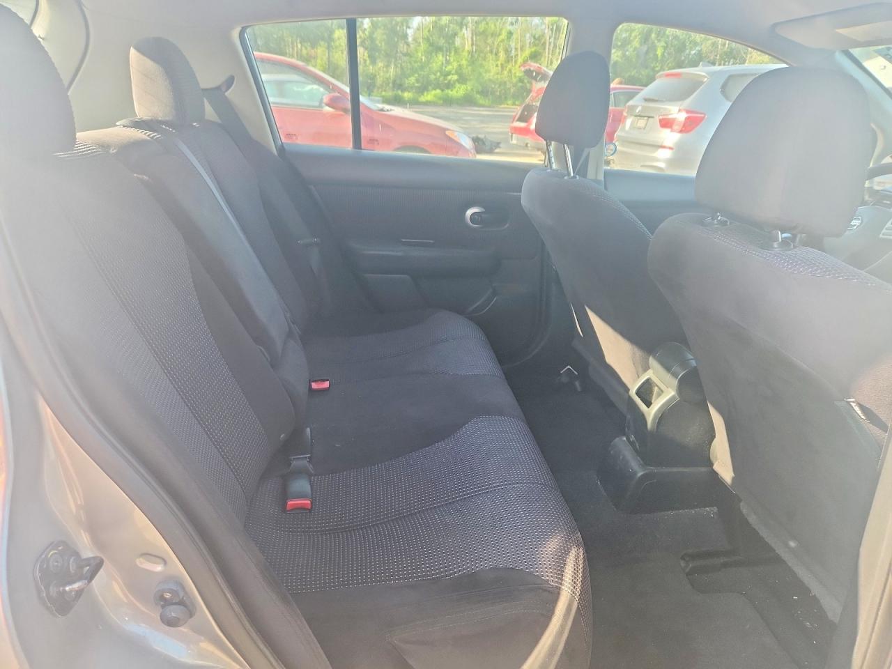 2012 Nissan Versa 1.8 S Silver vin: 3N1BC1CP2CK813614